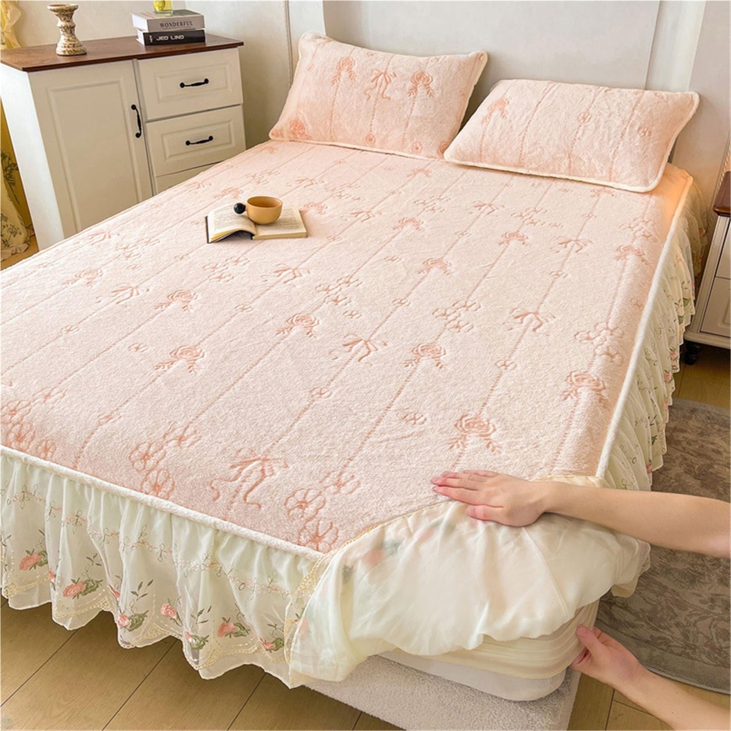 Elastic Bed Sheets, Ultra Thick & Soft Fluffy Velvet Velvet Fitted Sheet, Thickened Luxury Bottom Sheet, Bedsheet Bed Sheet Mattress Protector, Machine Washable and Non-Fade(Pink B,2*Pillow Cover)