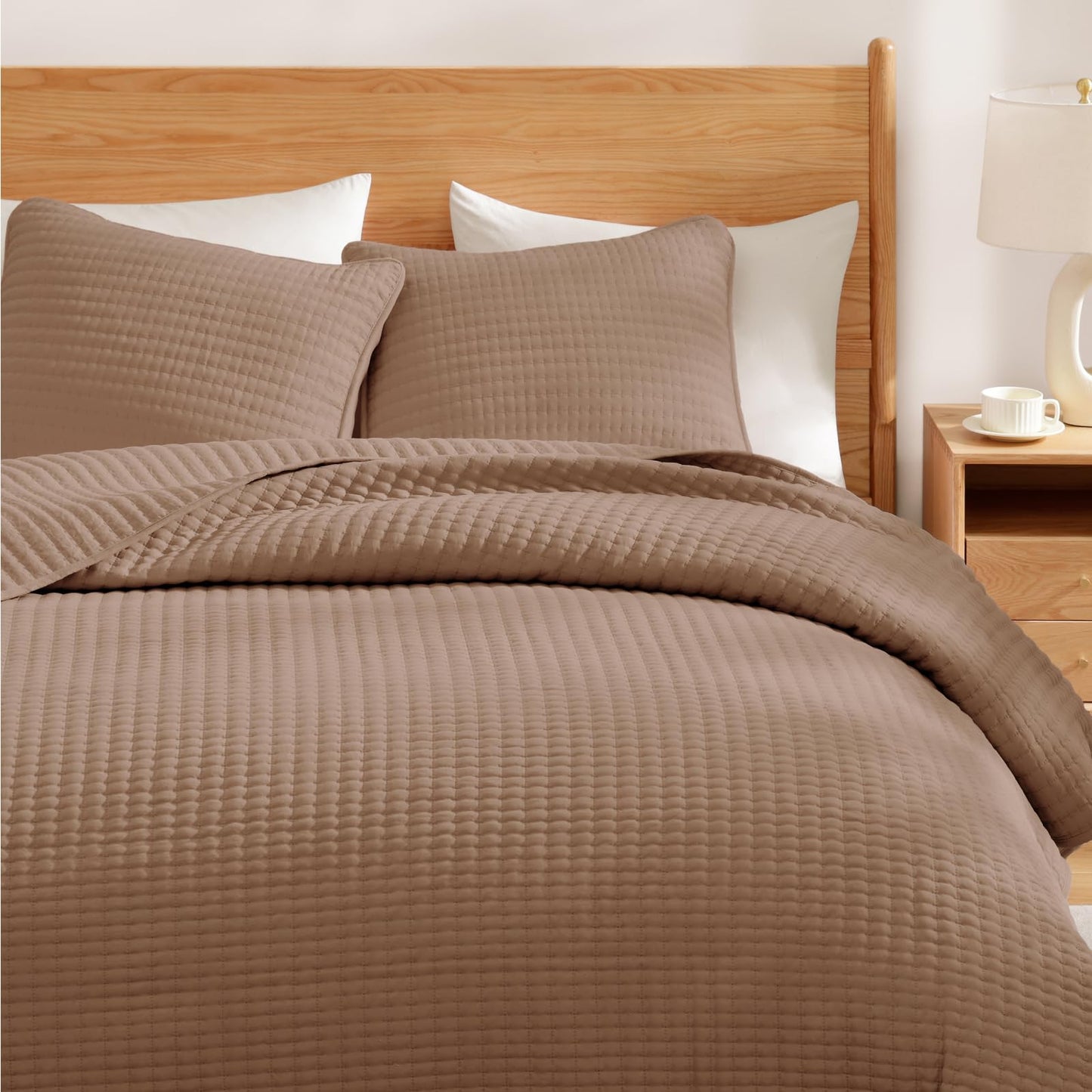 WRENSONGE Queen Quilt-3 Pieces Lightweight Bedspreads Light Brown Queen Size Quilt Bedding Set for All Seasons, Soft Summer Blanket with 2 Pillow Shams Suitable for Bed, Couch