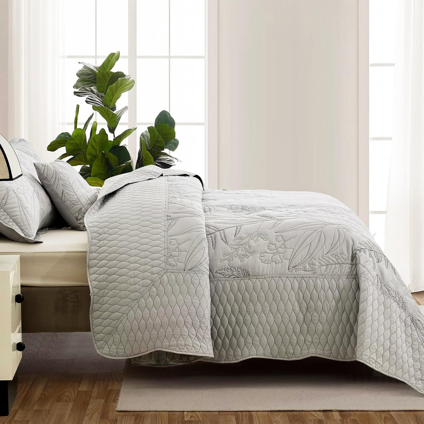 DaisyHuang Botanical Oversized Bedspread Queen Size - Leaves Pattern Stitching Quilt Set - Elegant & Fresh Style Bedding Coverlets, Reversible, Lightweight, 5 Piece, Grey
