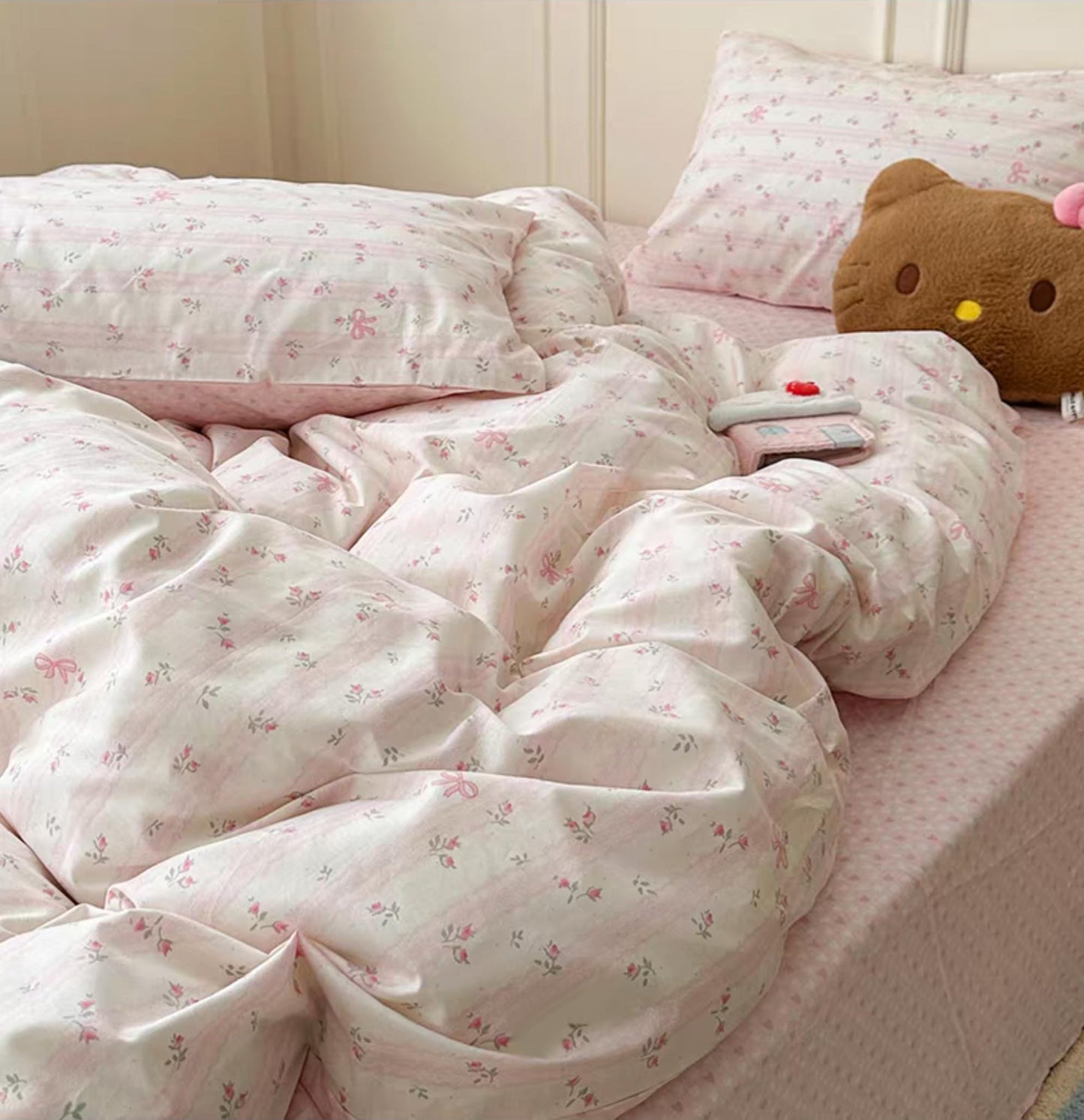 Sedefen Striped Duvet Cover Queen Size Pink Floral On White Bedding Set with Bow Pattern 3 Pieces Kids Boys Girls Cute Bowknot Reversible Princess Style Soft Duvet Cover Set with Zipper Closure