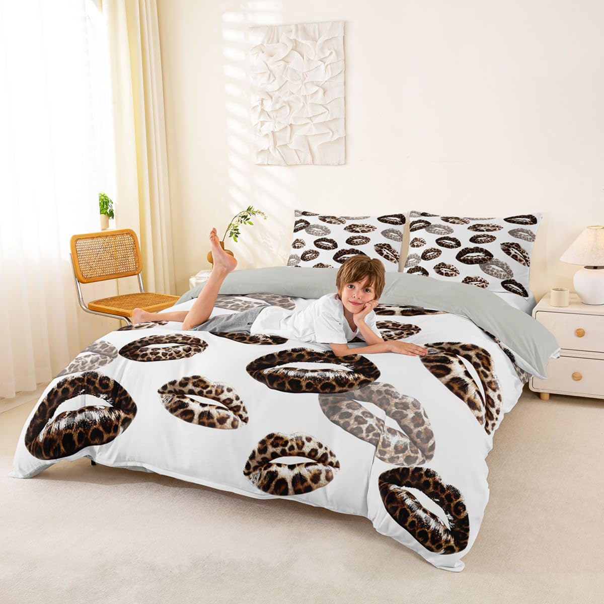 Feelyou Leopard Print Lips Duvet Cover King Size Romantic Kissing Lips Comforter Cover for Boys Girls Cheetah Print Bedding Set 3Pcs Room Decor