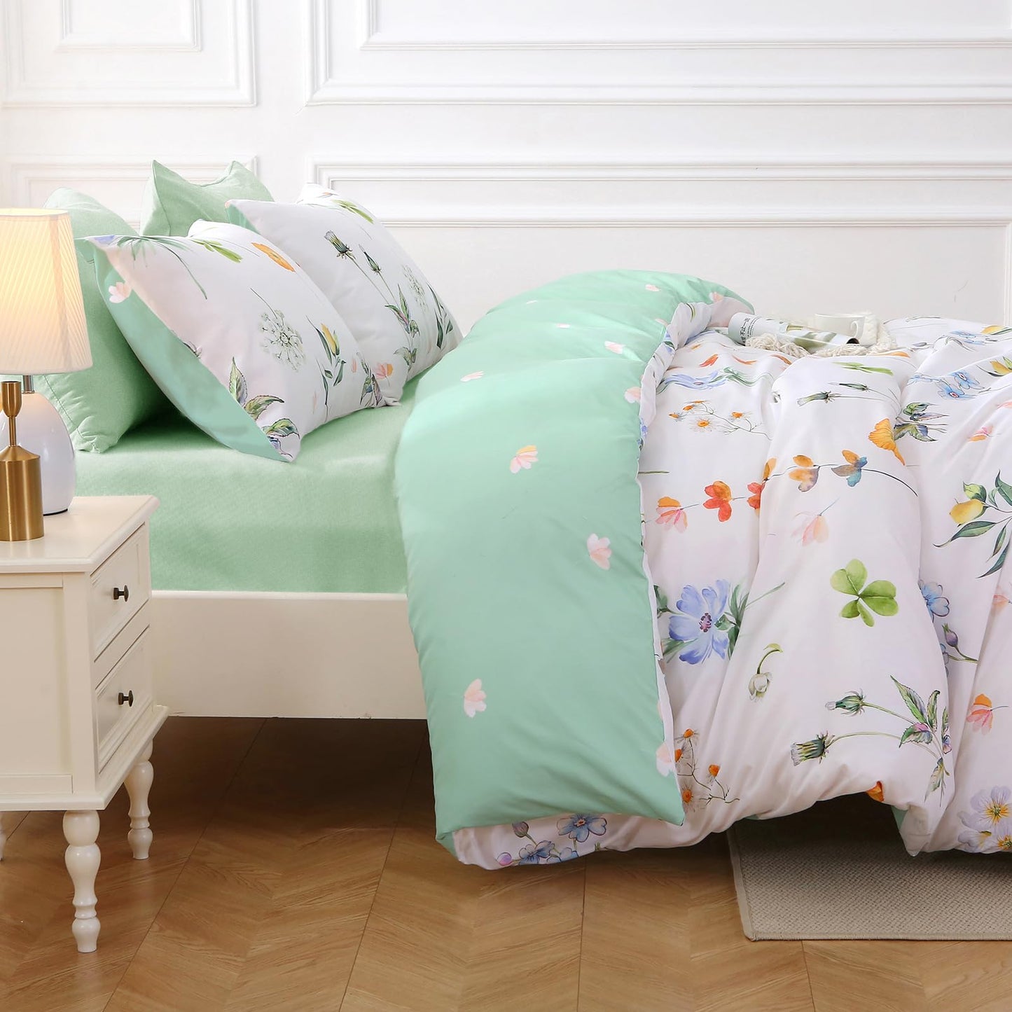 MUXHOMO Multi Flower Bed in a Bag Queen 7 Pieces, Queen Comforter Set Reversible Botanical Flowers Design, Ultra Soft & Breathable Bedding Sets with Comforter, Sheets, Pillowcases & Shams
