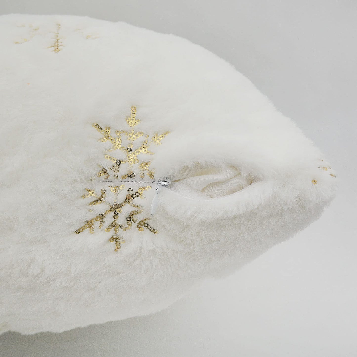 LIGICKY Set of 2 Fluffy White Faux Fur Pillow Covers with Gold Sequin Snowflakes Throw Pillows Decorative Soft Furry Sparkling Square Cushion Cases for Sofa Bedroom Party Décor, 18 x 18 inch