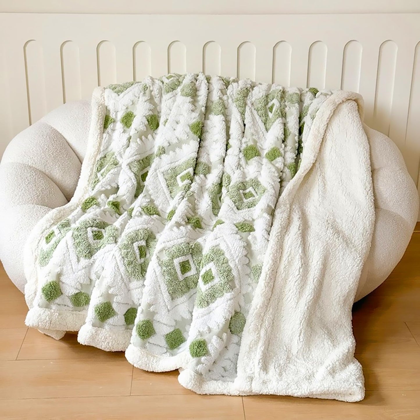 LEVINIS Large Bohemian Bed Blankets 80'' × 90'', Ultra Soft Aztec Bed Blanket for All Season, Cozy, Plush, Bohemian Throw Blanket for Bed/Couch/Sofa/Office/Camping, Green