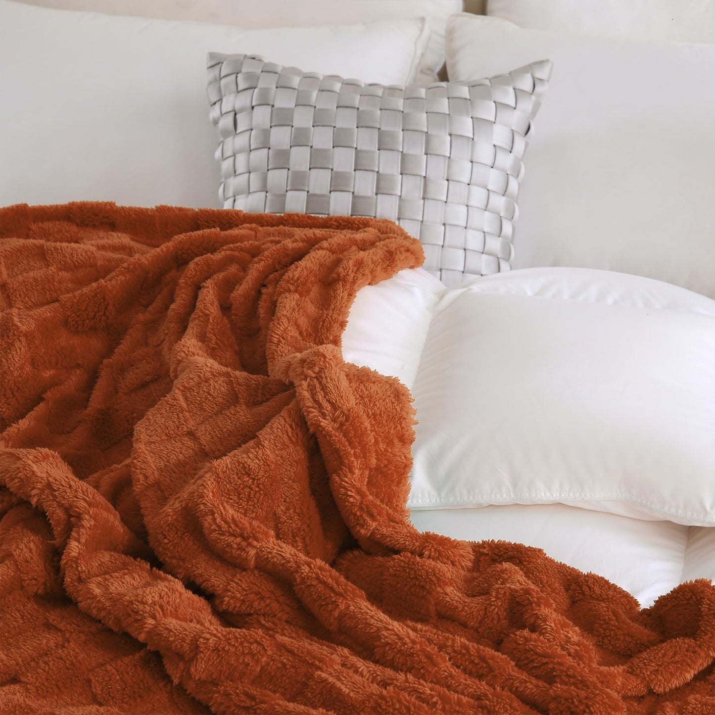Linecooo Burnt Orange Fleece Throw Blanket 50”×60” for Couch Sofa Bed,Super Soft Cozy Plush Microfiber Flannel Blanket with 3D Checkered Design Lightweight for Adults,Woman,Girls