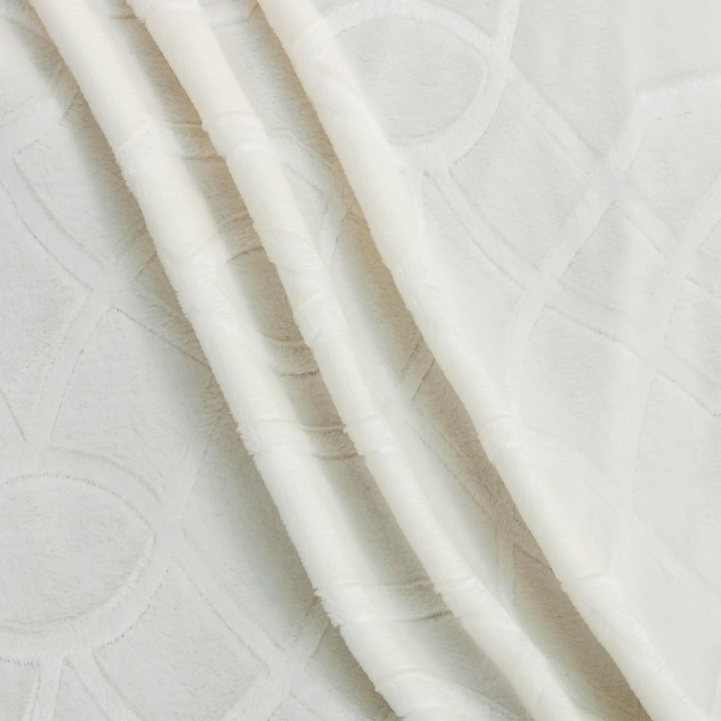 Serenhom Soft Cozy Fleece Twin Blanket, 60x80 Inches – Lightweight Plush Blanket for Couch, Fuzzy 3D Jacquard Design, for Sofa, Bed & Travel - Ivory White