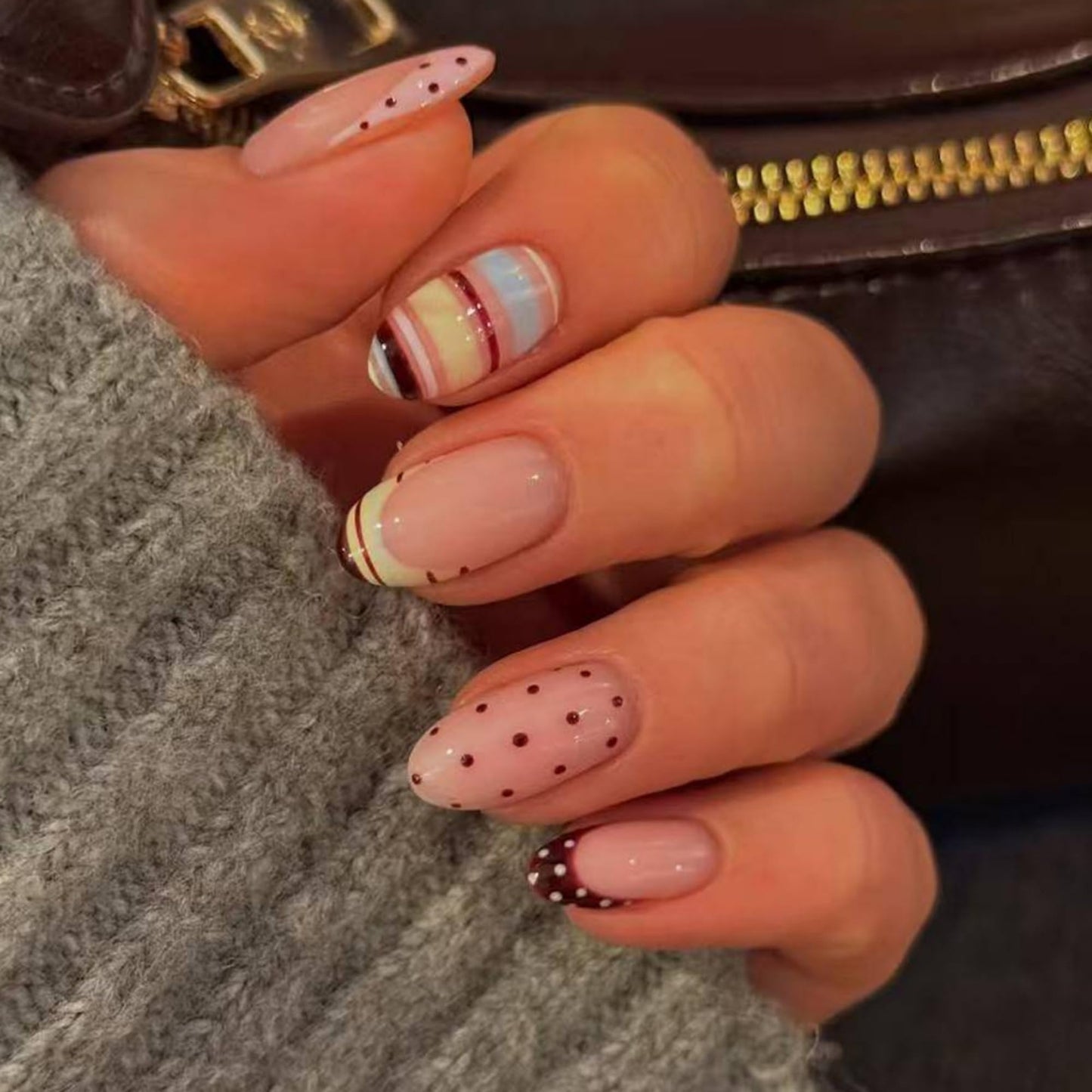 OCTOSWAVE Oval Press on Nails for Women, Short Acrylic Fake Nails with Polka Dot & Plaid Design, Cute Nail Art for Party, Date, Office, 24Pcs