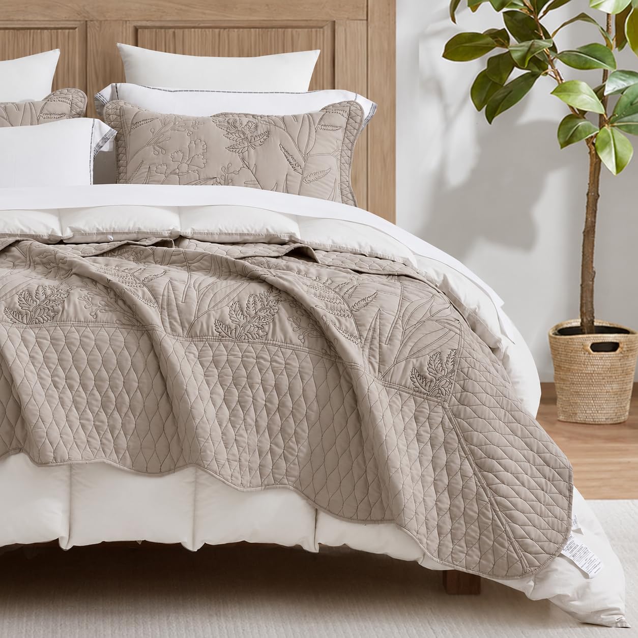 DaisyHuang Botanical Oversized Bedspread King Size - Leaves Pattern Stitching Quilt Set - Elegant & Fresh Style Bedding Coverlets, Reversible, Lightweight, 5 Piece, Taupe
