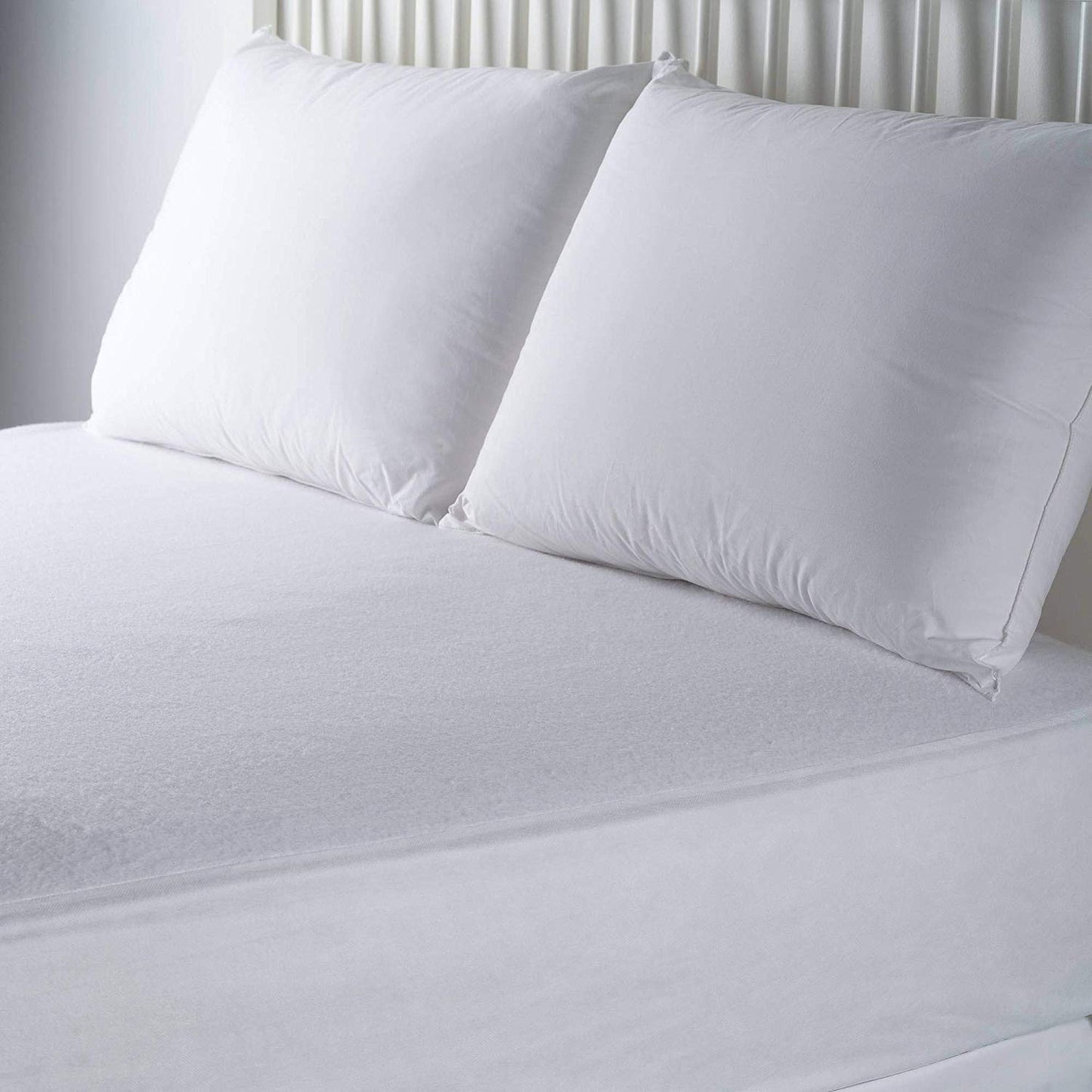 J&V TEXTILES Zippered Mattress Encasement Queen, 100% Waterproof Mattress Protector, Absorbent (Queen)*