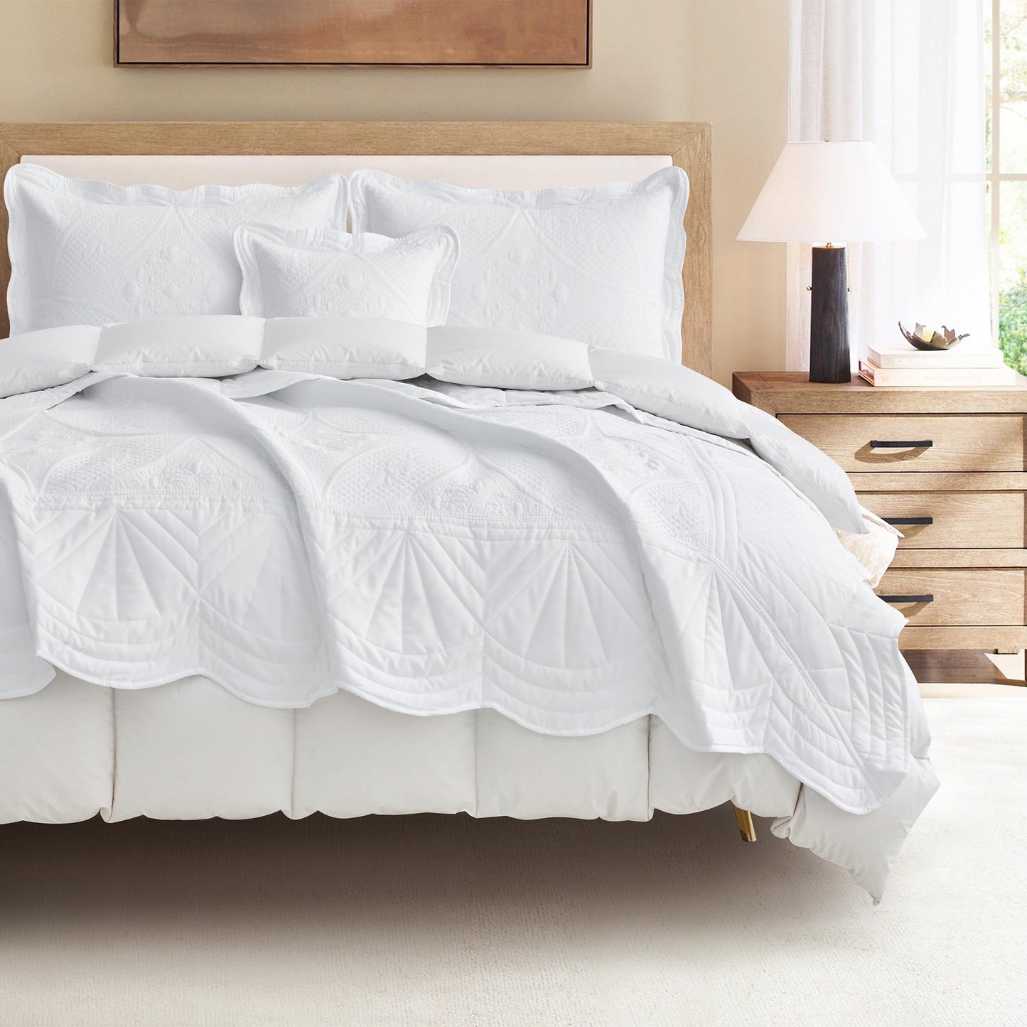 DaisyHuang Oversized Bedspread - Queen Size Bedding Cover - Modern & Contemporary Coverlet Set, Real Stitching, Reversible, Lightweight, 5 Piece, White