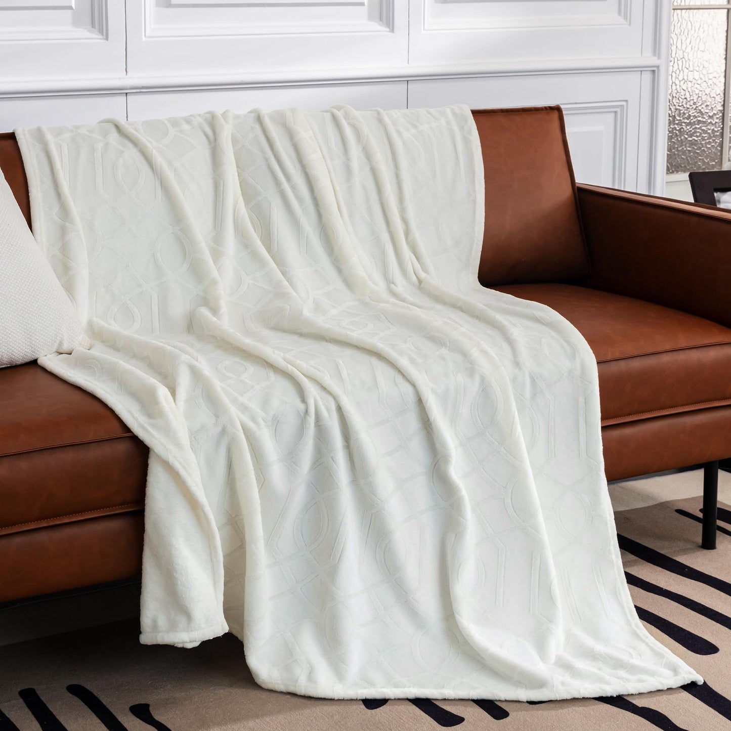 Serenhom Soft Cozy Fleece Twin Blanket, 60x80 Inches – Lightweight Plush Blanket for Couch, Fuzzy 3D Jacquard Design, for Sofa, Bed & Travel - Ivory White