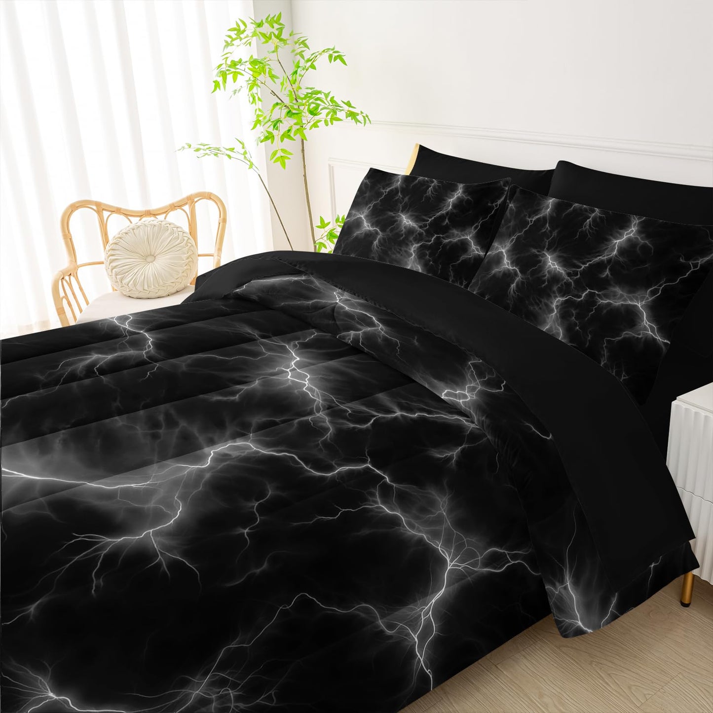 QOOMO White Lightning 7 Pieces Comforter Set Queen Size,Lightning Bedding Set for Kids-Include 1 Comforter,1 Fitted Sheet,1 Flat Sheet,2 Printing Pillowcases and 2 Black Pillowcases