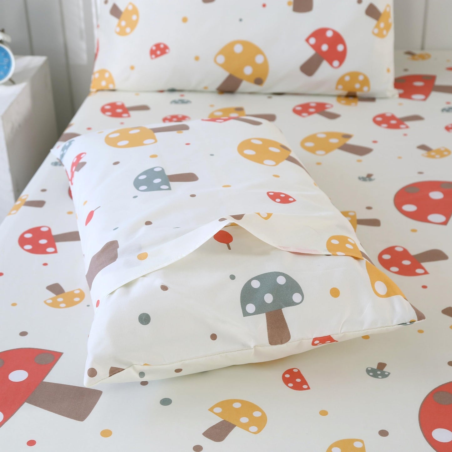 SDIII Cute Mushroom Fitted Sheet Twin with 2 Pillowcases, Deep Pocket Soft Microfiber Mushroom Sheet Twin for Boys Girls Kids and Teens