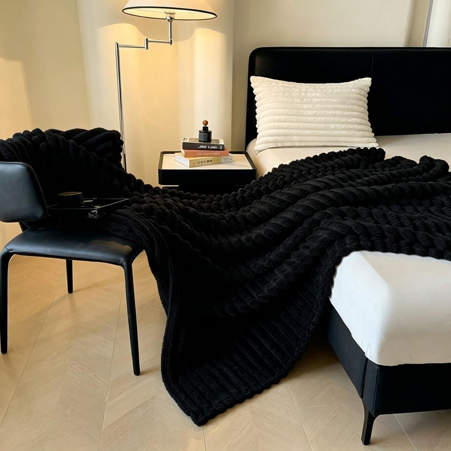 KINET Dark Gray Throw blanketsuitable for use as a Throw, Bed Cover, Sofa Blanket, or Camping Blanket, Perfect for the Office, Sofa, Bed, or Outdoor Camping (1, Black, Full(80inx90in))
