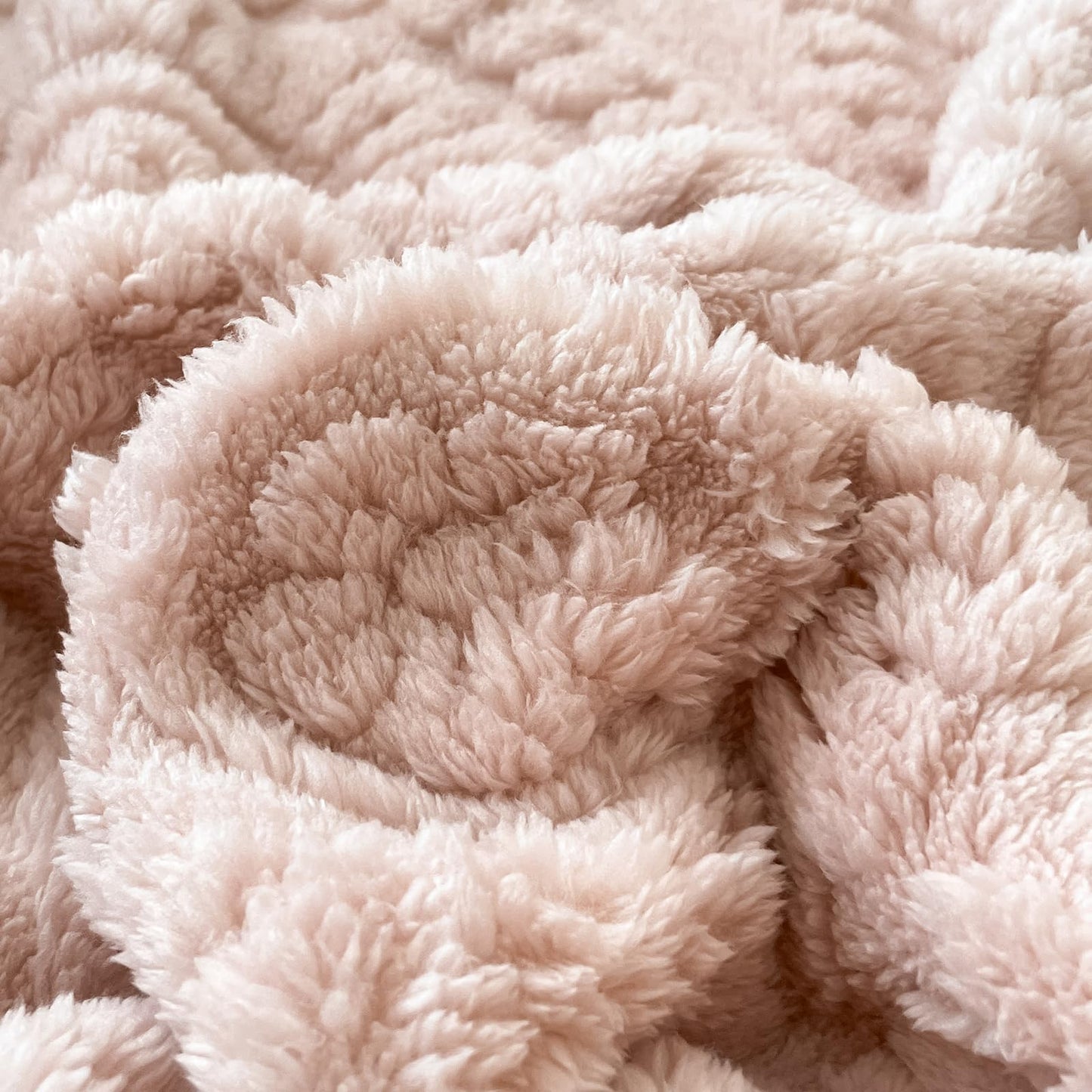 LweiPsqLin Twin Fitted Sheet Only - Deep Pocket Fluffy Velvet Fitted Bed Sheet - Ultra Soft, Wrinkle & Fade Resistant, Boho Floral Light Pink Bedding