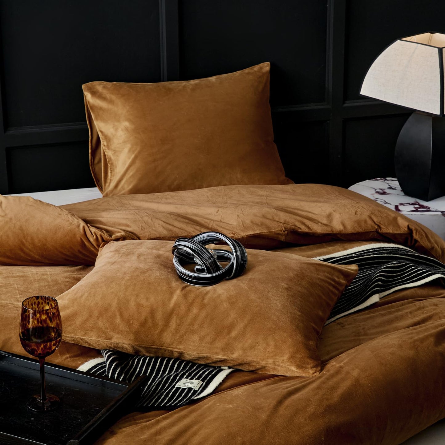 WARMDERN Camel Flannel Velvet Duvet Cover King Size Duvet Cover Bedding Sets, 3pcs Ultra Soft Luxury Textured Modern Crystal Velvet Duvet Covers with Zipper Closure(Camel, King)