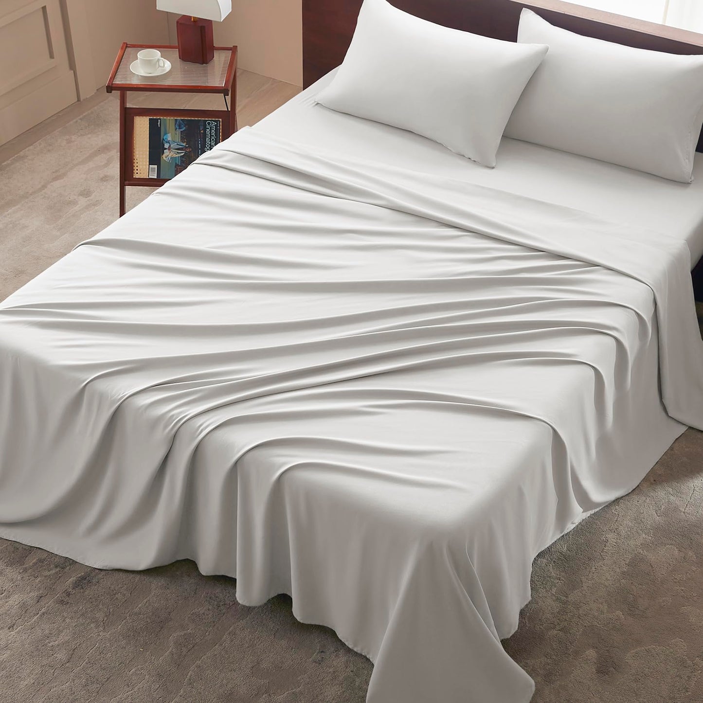 USXIBEI Queen Size 4 Piece Sheet Set - Comfy Breathable & Cooling Bed Sheets Set, Soft and Wrinkle Free, Deep Pockets, Easy & Secure Fit, Hotel Luxury Bedding - Oeko-Tex - White
