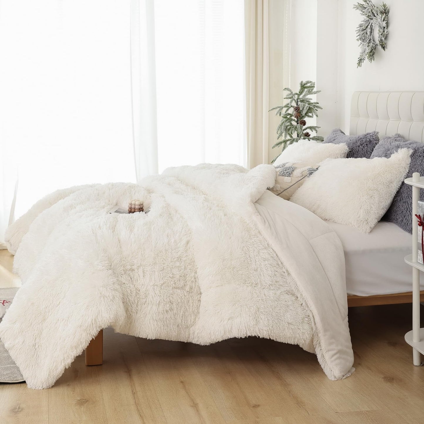 Smoofy Fluffy Queen Comforter Set, Faux Fur Comforter Set Queen Size, Luxury Fuzzy Bedding Set, Soft Shaggy Bed Set for All Season, 3 Pieces - 1 Comforter & 2 Pillowcases, Beige