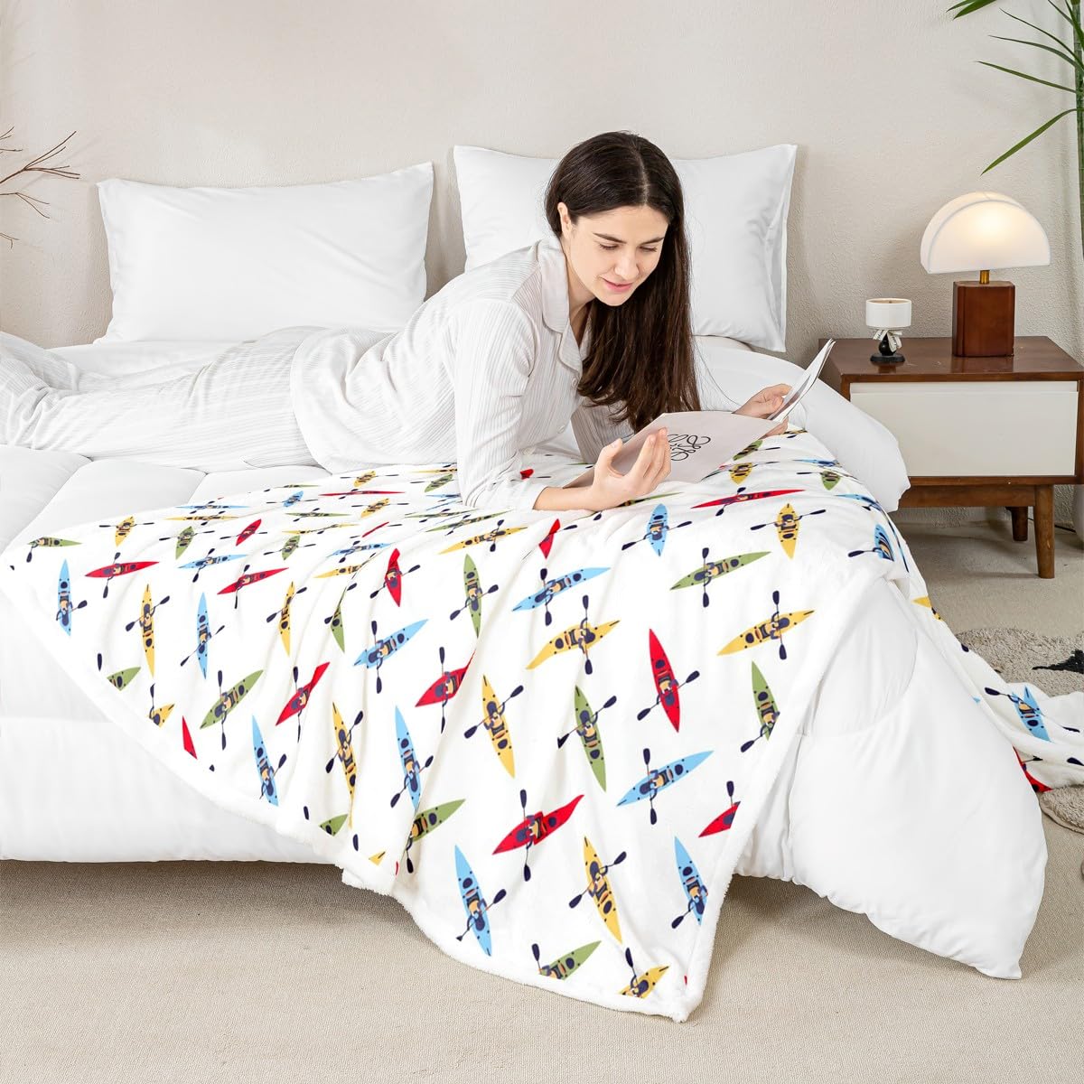 Feelyou Yacht Plush Blanket Colorful Yacht Fleece Throw Blanket for Kids Boys Girls Sports Theme Sherpa Blanket Kayak Fuzzy Blanket for Sofa Bed Couch,40x50 Inches