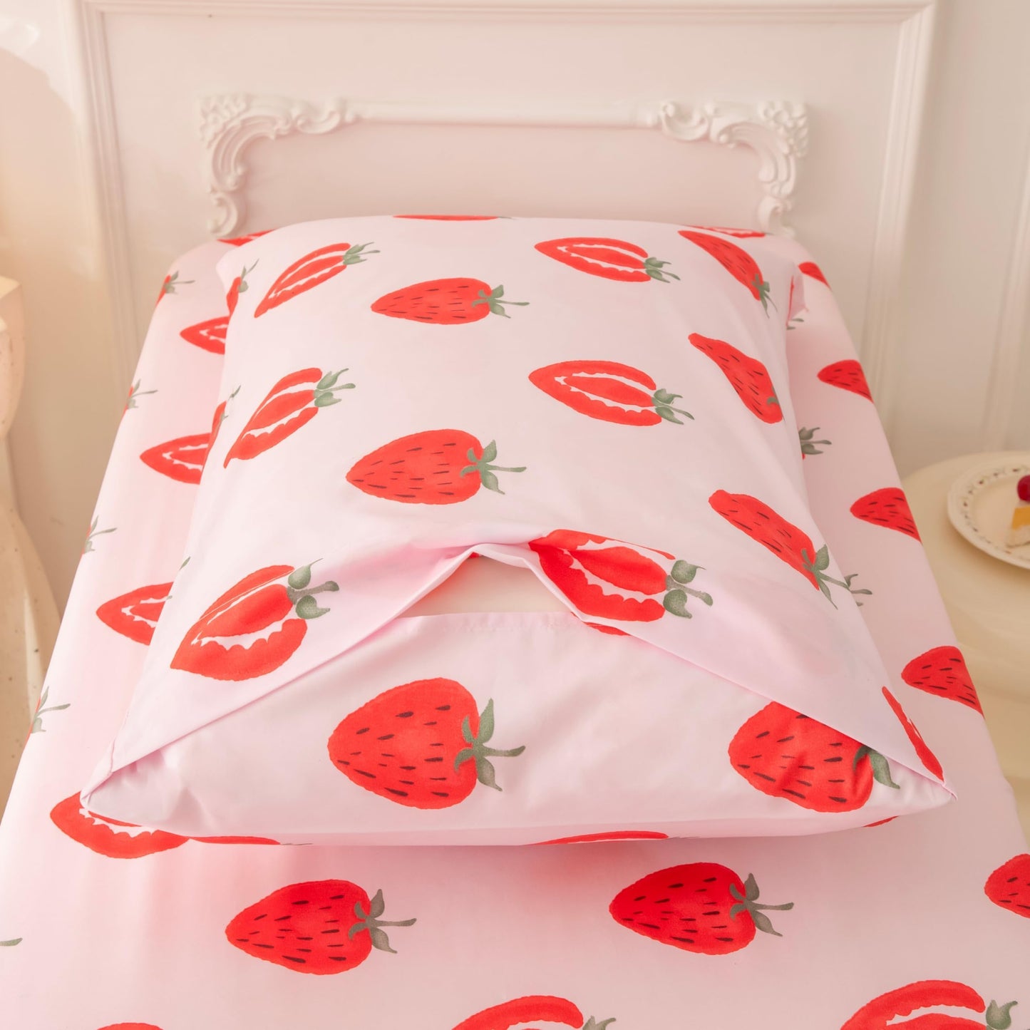 SDIII 4 Piece Strawberry Toddler Bedding Set, Kawaii Fruit Printed Pink Toddler Bedding Girl with Comforter, Fitted Sheet, Flat Sheet, Pillowcase