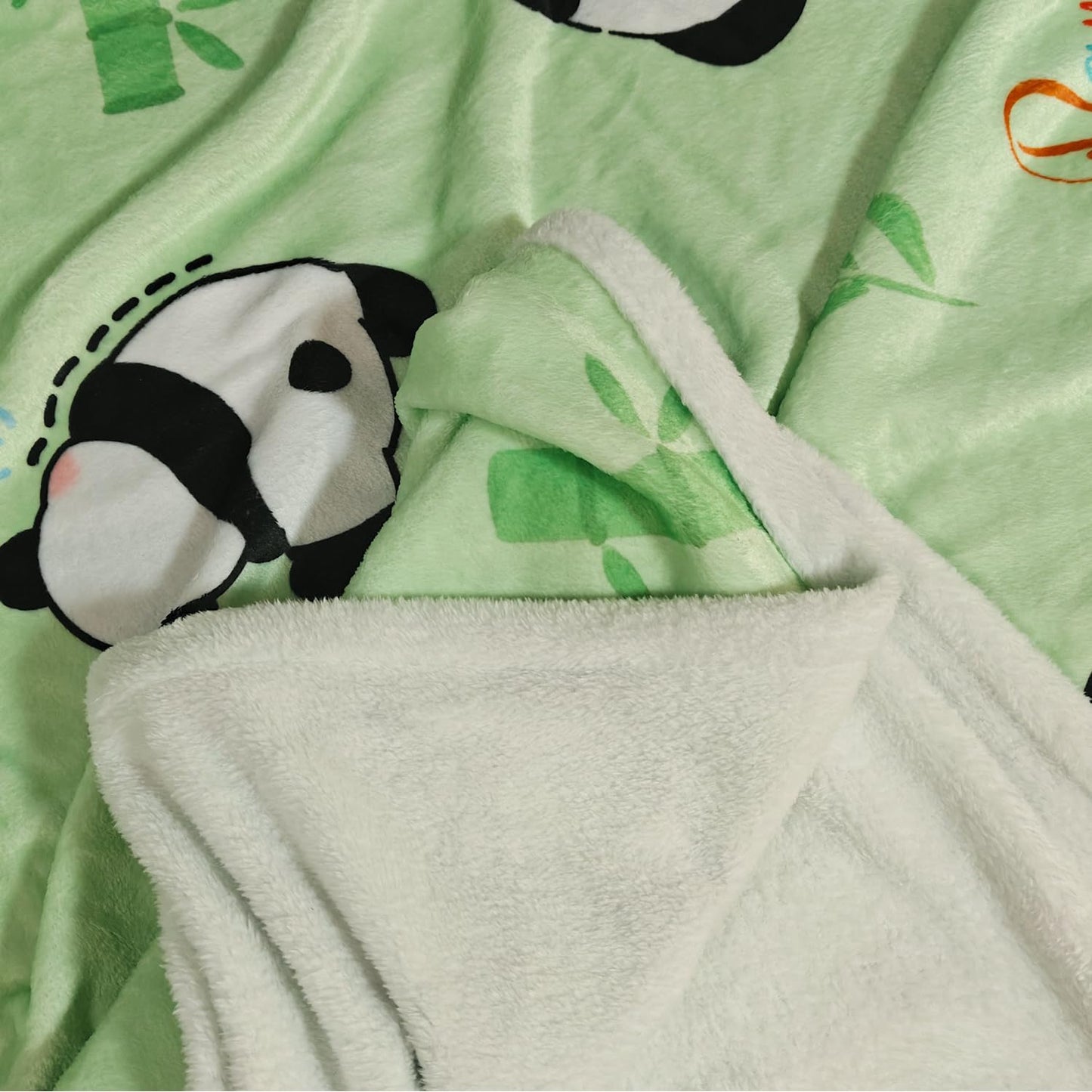 Panda Blanket Super Soft Cozy Blankets Pandas Stuff Pandabear Gifts for Girls Toddler Adults Flannel Fleece Blanket Lightweight Cute Panda Accessories (Green Panda, 50"x60")