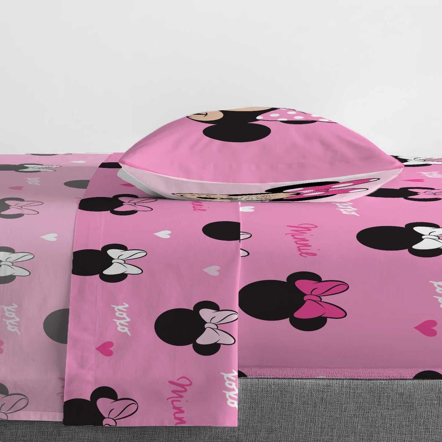 Jay Franco Disney Minnie Mouse Kids Twin Sheet Set, 3 Piece Super Soft Microfiber - Deep Pocket Fitted, Flat & Pillowcase, Breathable, Fade Resistant, Machine Washable (Official Disney Product), Pink