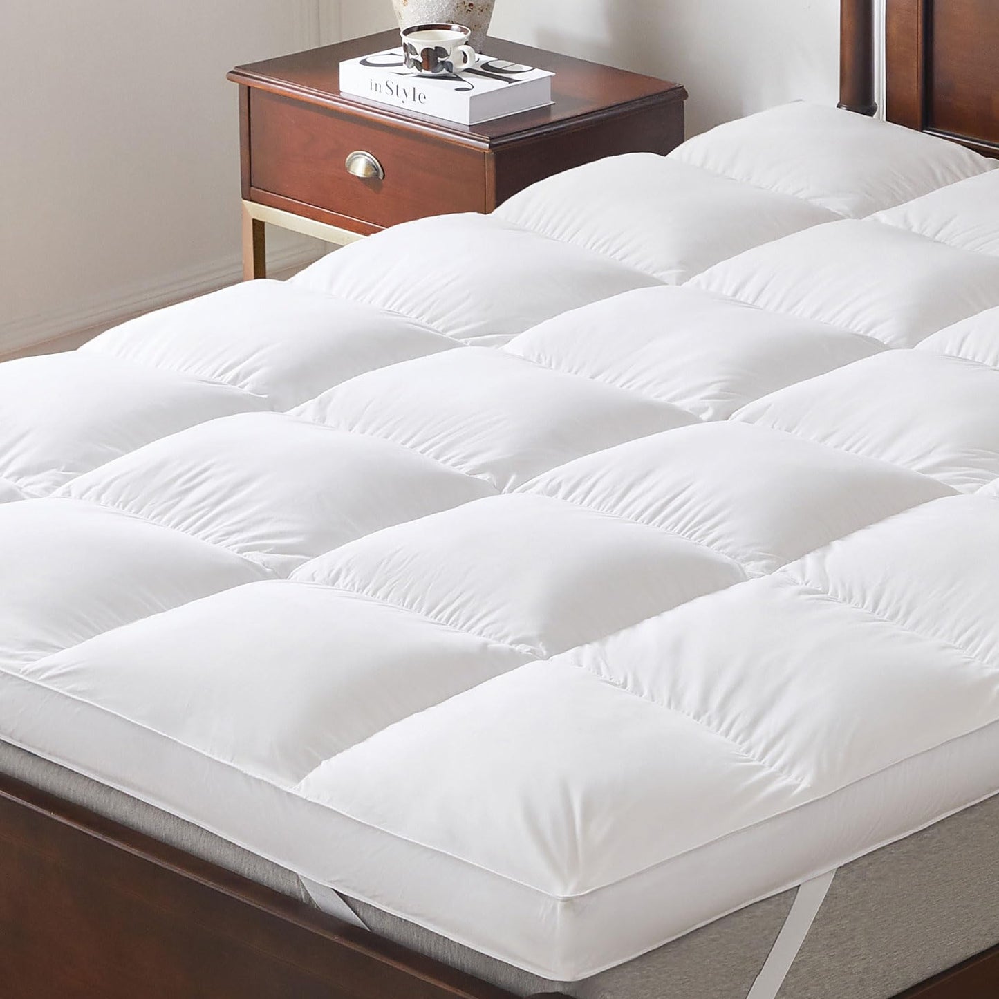 LeWinBedding 3 Inch White Goose Feather Mattress Topper,Full Feather Bed Topper,Mattress Cover with Straps,Ultra Soft Pillowtop,100% Cotton Fabric(54”x75”)