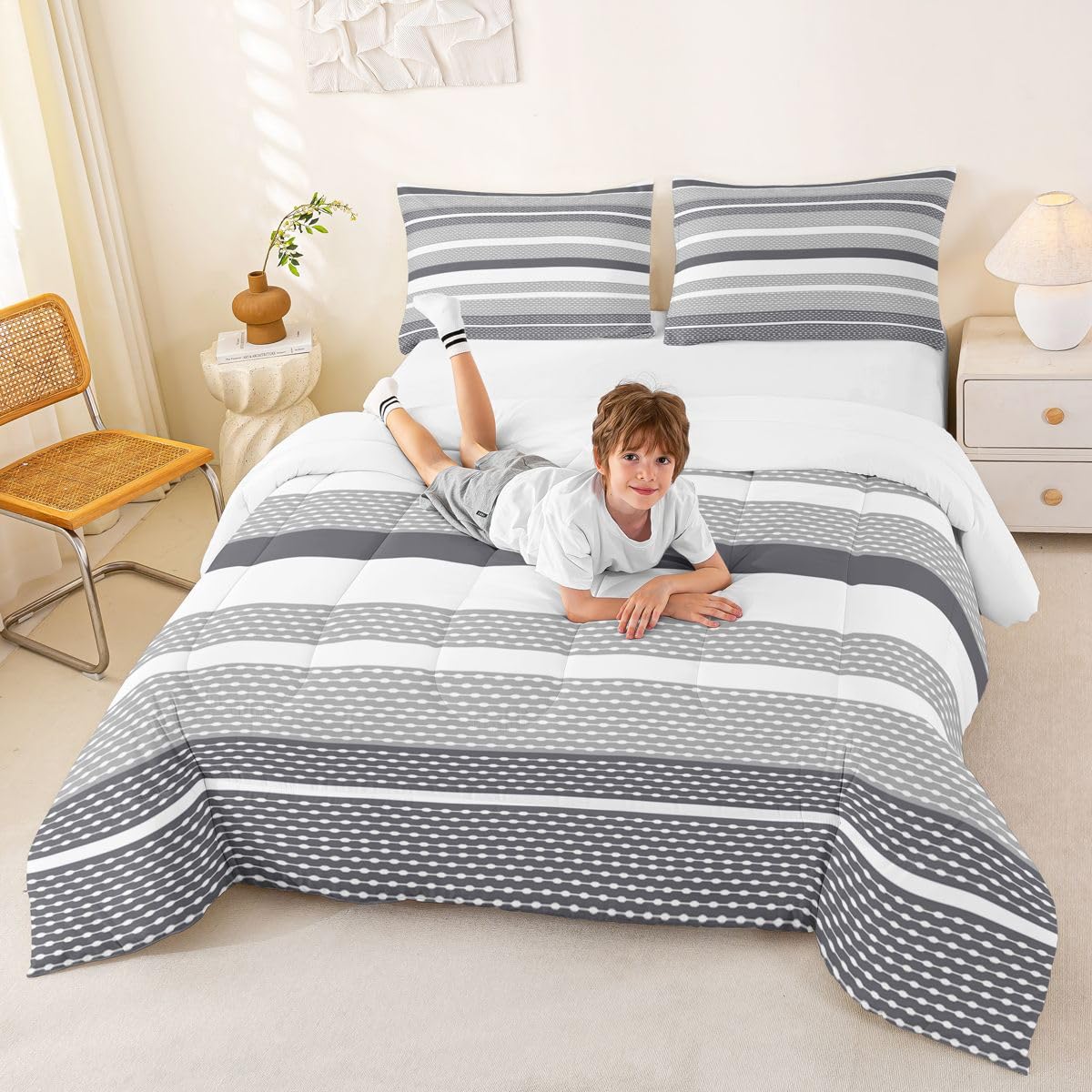 jejeloiu Black White Grey Stripes Bedding Set King Size Geometric Comforter Set for Kids Patchwork Striped Comforter Women Men Teens Ultra Soft Line Modern