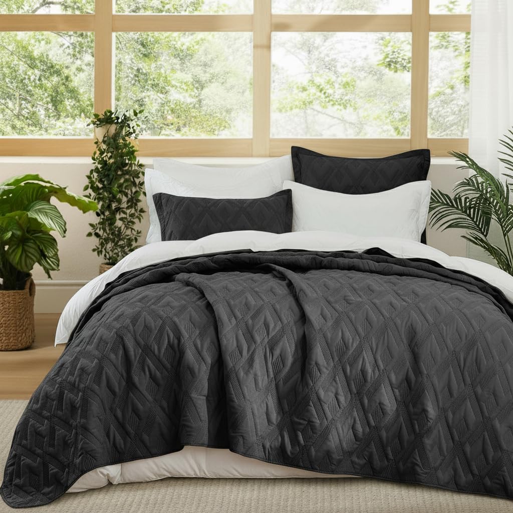 BOV Gray Quilt Twin 68x86 – Lightweight Summer Bedspread, Modern Cooling Blanket, Neutral Bedding Coverlet, Soft Comforter