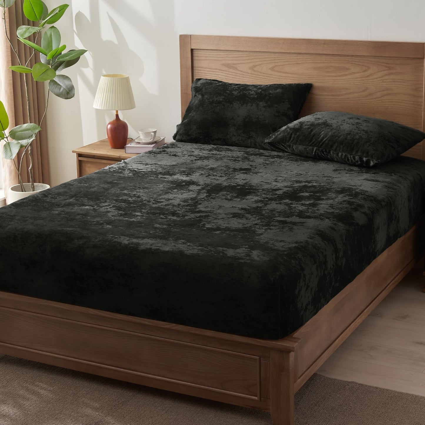 BEDELITE Velvet Fitted Sheet and Pillowcases Set, Luxury Soft Fuzzy Bottom Sheet with Reinforced Elastic Corner Straps, Deep Pocket up to 15 Inch, 1 Fitted Sheet and 2 Pillowcases (Queen, Black)
