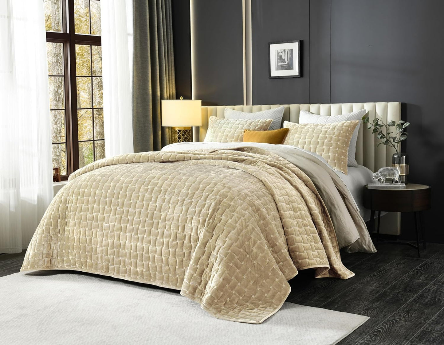 Grassix Velvet Quilt Set Queen Size, 3 Pieces Lightweight Velvet Comforter with Pillow Shams, Geometric Quilted Bedspread Coverlet Bedding Set for All Seasons, Beige, 90"x96"