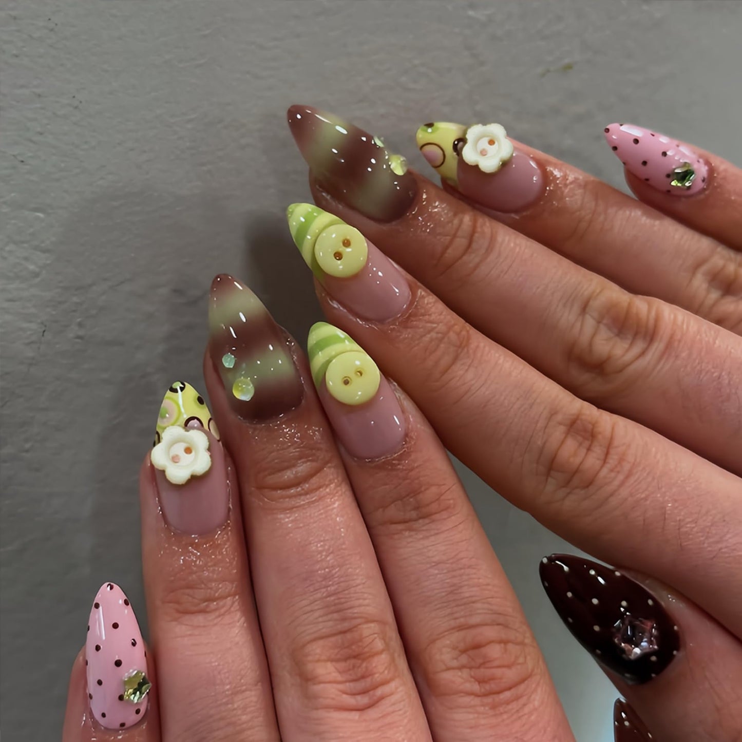 OCTOSWAVE Almond Press on Nails Long 3D Y2K Fake Nails with Star Flower Charms Durable Acrylic False Nails for Women Girls Party 24Pcs