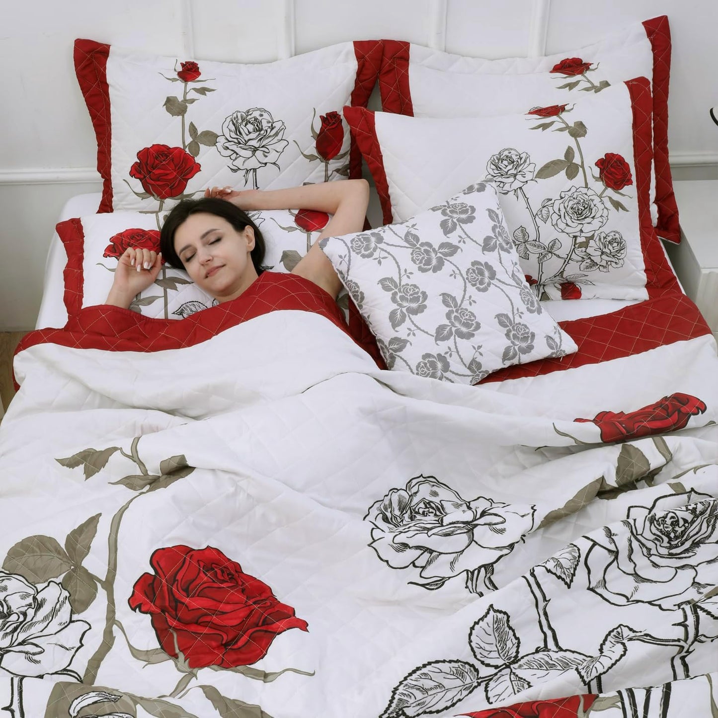 EVENHUG Quilt Queen Size Red Rose Bedding Set Floral Bedspread Lightweight Reversible Bed Cover with 2 Pillow Shams for All Seasons 3 Pieces (92"X96")