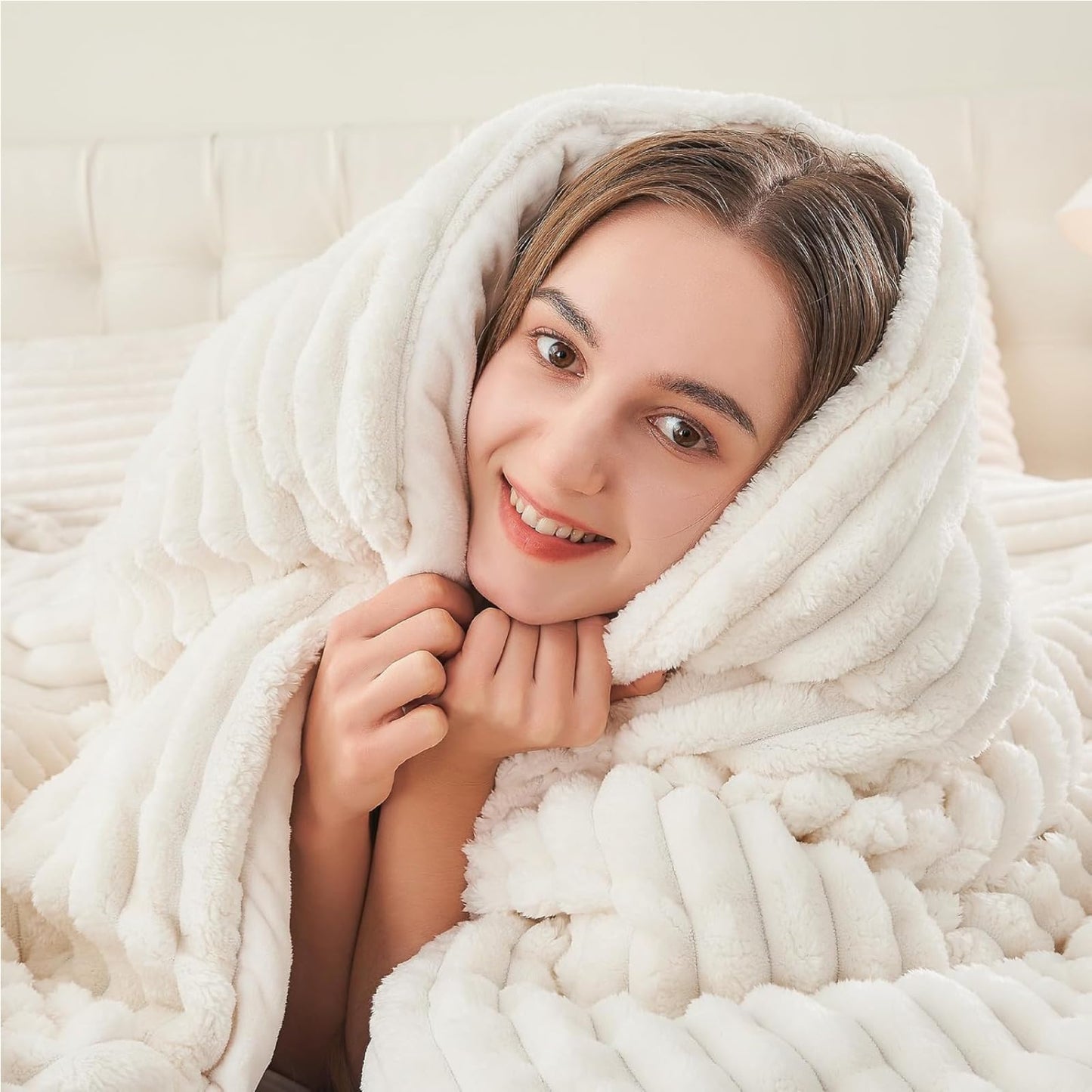 BEDELITE Fleece Queen Comforter Set -Super Soft & Warm Fluffy Cream White Bedding, Luxury Fuzzy Heavy Bed Set for All Season with 2 Pillow Cases