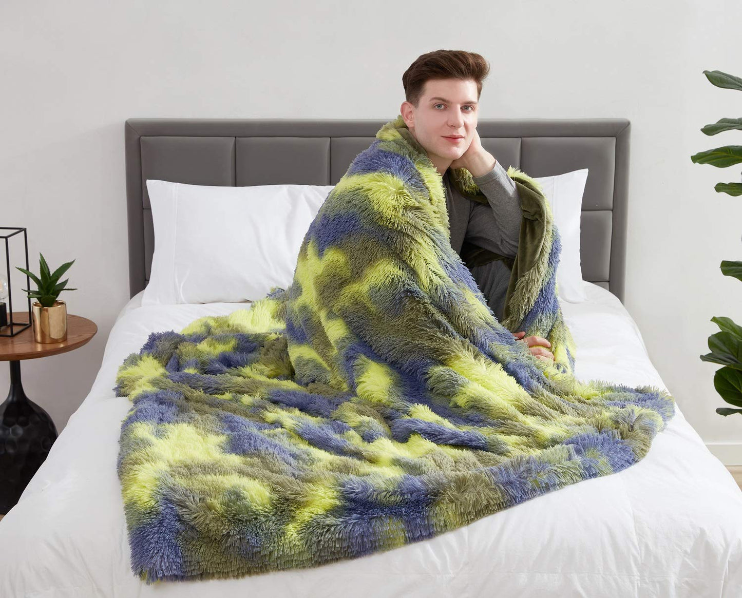 Hobed Life Ultra Soft Blanket 50 x 60 Inch, Faux Fur Blanket for Kids, Boys, Teens & Young Man, Stylish Camo Tie Dye Fur Throw, Fluffy Chair Blanket, Super Plush Reversible Bed Blanket, Male Fashion