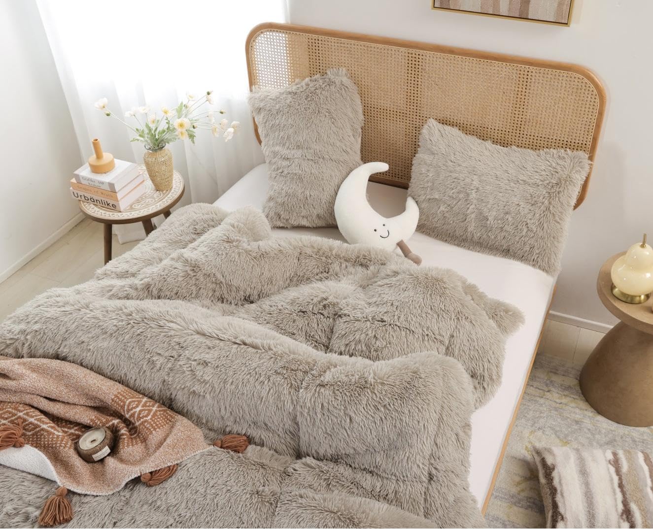 Smoofy Fluffy Queen Comforter Set, Faux Fur Comforter Set Queen Size, Luxury Fuzzy Bedding Set, Soft Shaggy Bed Set for All Season, 3 Pieces - 1 Comforter & 2 Pillowcases, Oatmeal
