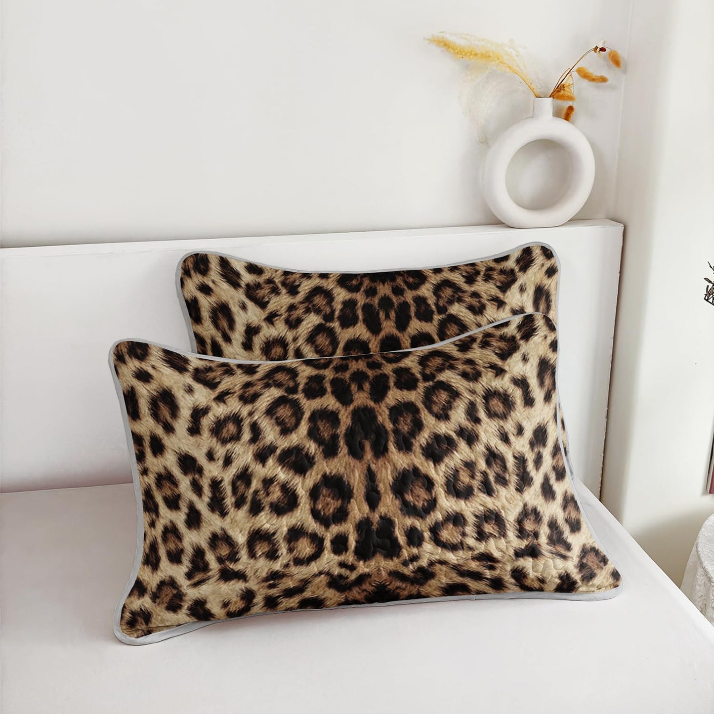 HOSIMA Leopard King Size Quilt,Brown Lightweight Animal Themed Cheetah Bedding Set,Leopard Print Soft Summer Quilts King for Adults Bedroom Decor with 2 Pillowcases.
