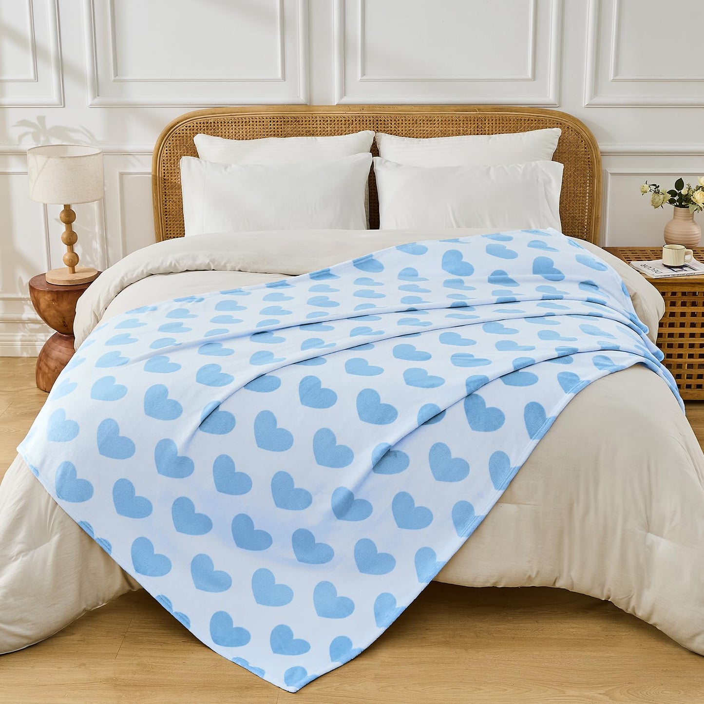 FY FIBER HOUSE Heart Flannel Throw Blanket Soft Cozy Blankets for Lover Gifts All Season Use, 60x80 Inches, Blue