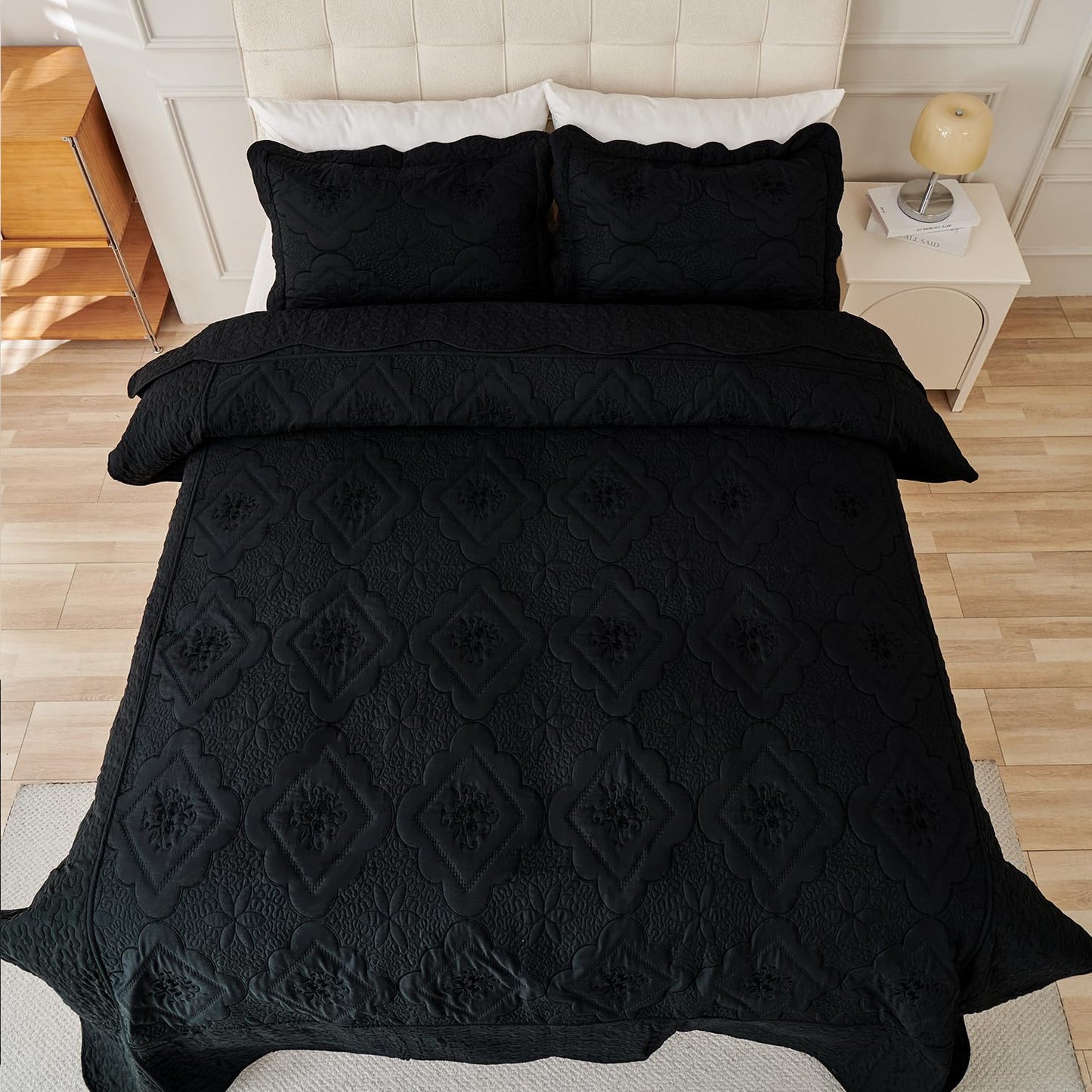 Cmfshape Floral Embroidery Quilt Set,3 Pieces Queen Quilt Bedding Set,Classic Diamond Pattern Quilts,Ultra Soft Lightweight Reversible Bedspread Coverlets for All Season(Black,90"x90")