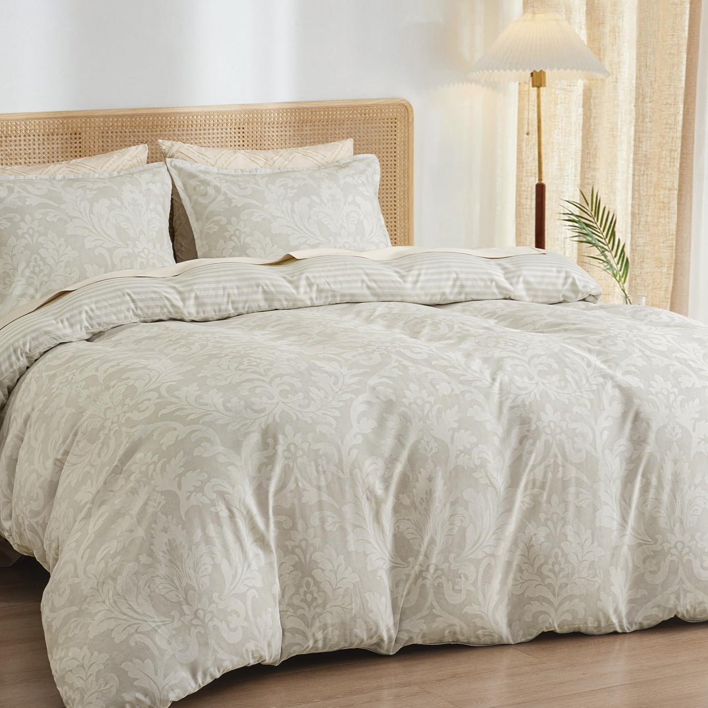 PHF Ultra Soft Floral Duvet Cover Queen Size, Printed Bedding Set 3 Pieces, Comfy Farmhouse Pattern Duvet Cover Set with 2 Pillow Shams, Zipper Closure and 8 Ties, 90"x90", Paisley-Beige