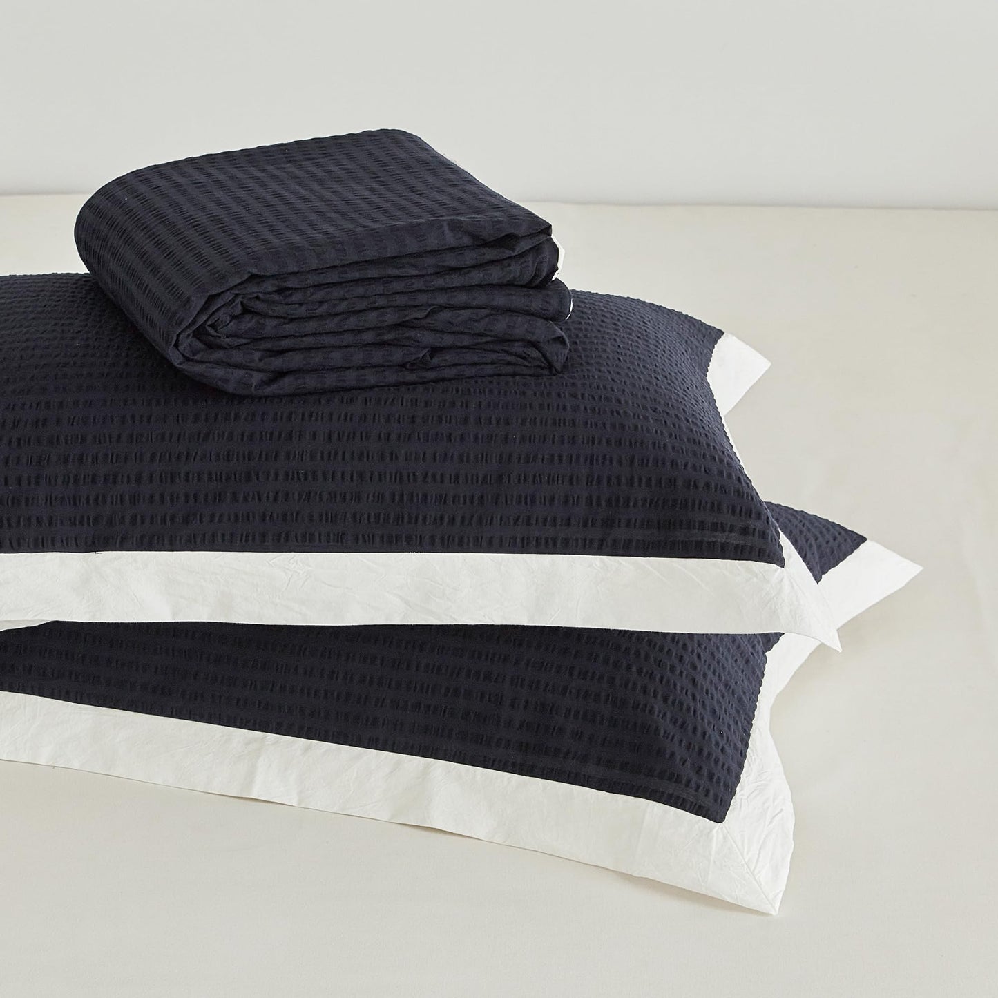 SUSYBAO Navy Seersucker Duvet Cover Queen 100% Cotton 3 Pcs Set 1 Navy Blue Textured Duvet Cover with Zipper Ties 2 Pillow Shams Washed Cotton Dark Blue White Dual Color Bedding Set Soft