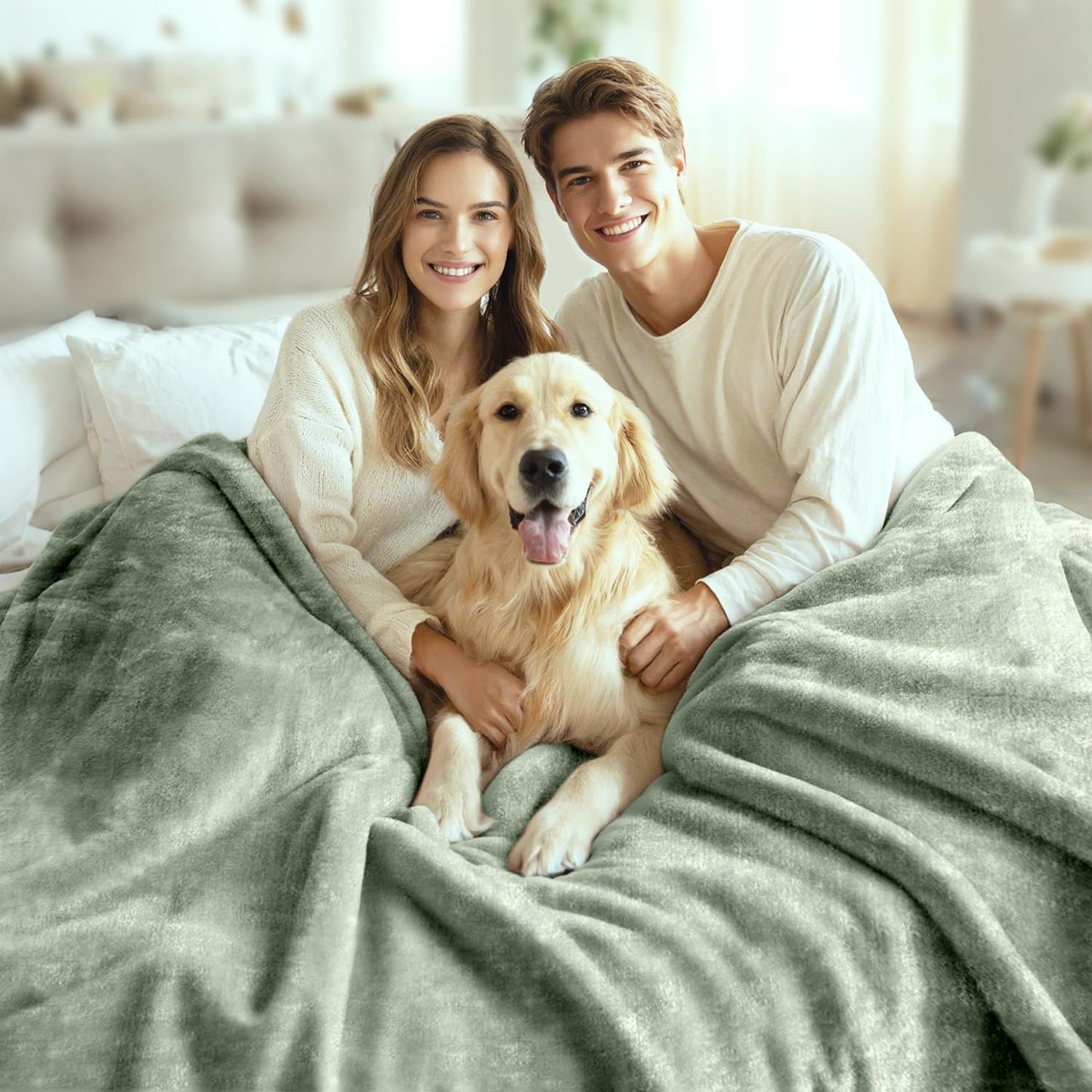 JYK Fleece Plush Blanket - 3.5 LB, 1 Ply, Korean Mink, Queen 79" x 91" - Super Soft and Warm, Lightweight, Cozy Fuzzy Solid Color Green