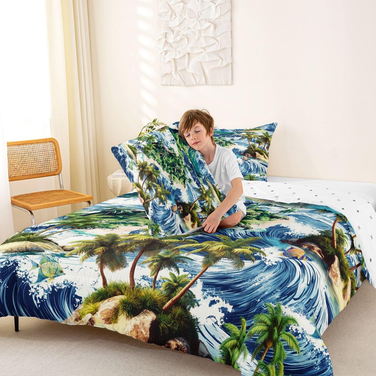 Coconut Tree Comforter Set Queen Size,Tropical Plant Seawave Bed in a Bag 3Pcs for Kids Teens Woman Room Decor,Hawaii Ocean Beach Theme Quilted Duvet,Blue and Green Down Comforter,2 Pillowcases