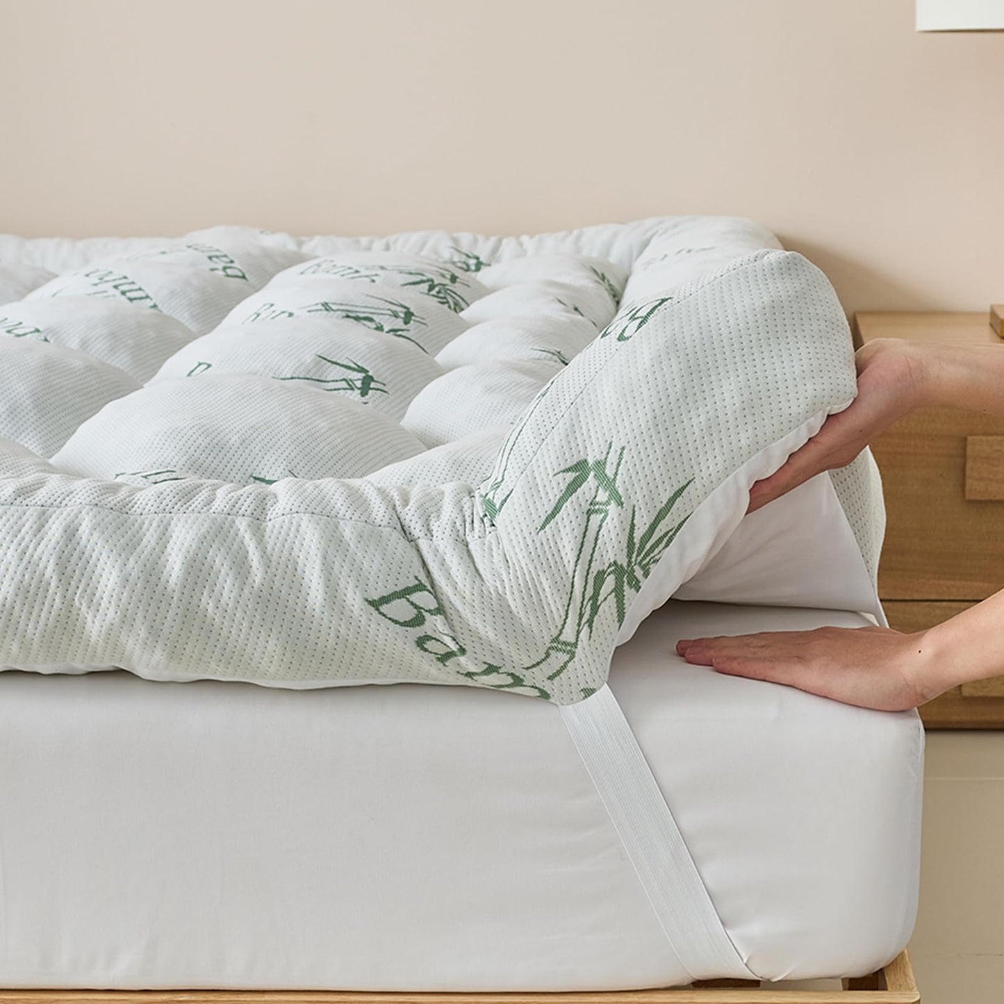 5 Inch Memory Foam Mattress Topper Full Size, Breathable Viscose Made from Bamboo Pillow Top Mattress Pad Cover, Soft Bed Topper with 2000 GSM Foam Filling for Pain Relief, White, 54x75x5 in
