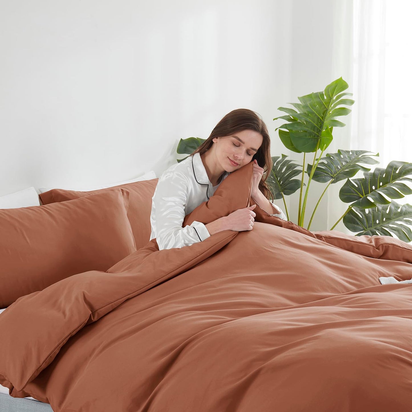 Hearth & Harbor Queen Size Duvet Cover & Bed Sheet Set Rust, 7 Piece Soft Double Brushed Bedding Set, Includes Duvet Cover, Flat Sheet, Fitted Sheet, Pillowcases and Pillow Shams