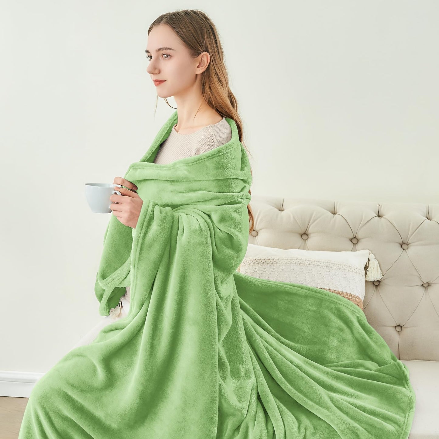 BEDELITE Fleece Blanket Grass Green Throw Blankets for Couch & Bed, Luxury Plush Cozy Fuzzy Blanket 50" x 60", Super Soft Warm Lightweight Throw Blanket for Travel Camping