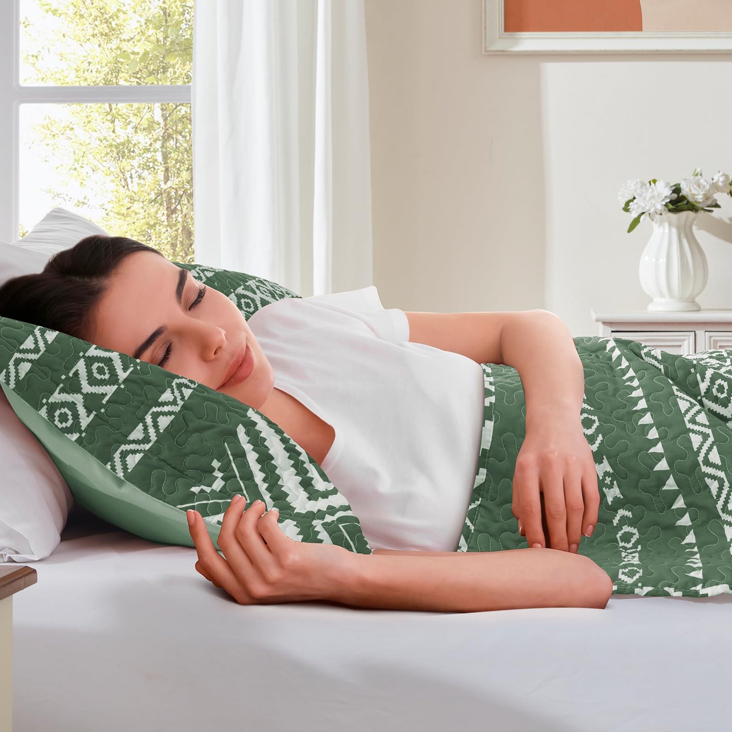 LEAONME 3 Pieces King Size Olive Green Quilt Set with Checkered Pattern Lightweight Oversized Bedspread 98''x106'' Soft Coverlet Warm Bed Cover for All Seasons (1 Quilt, 2 Pillow Shams)