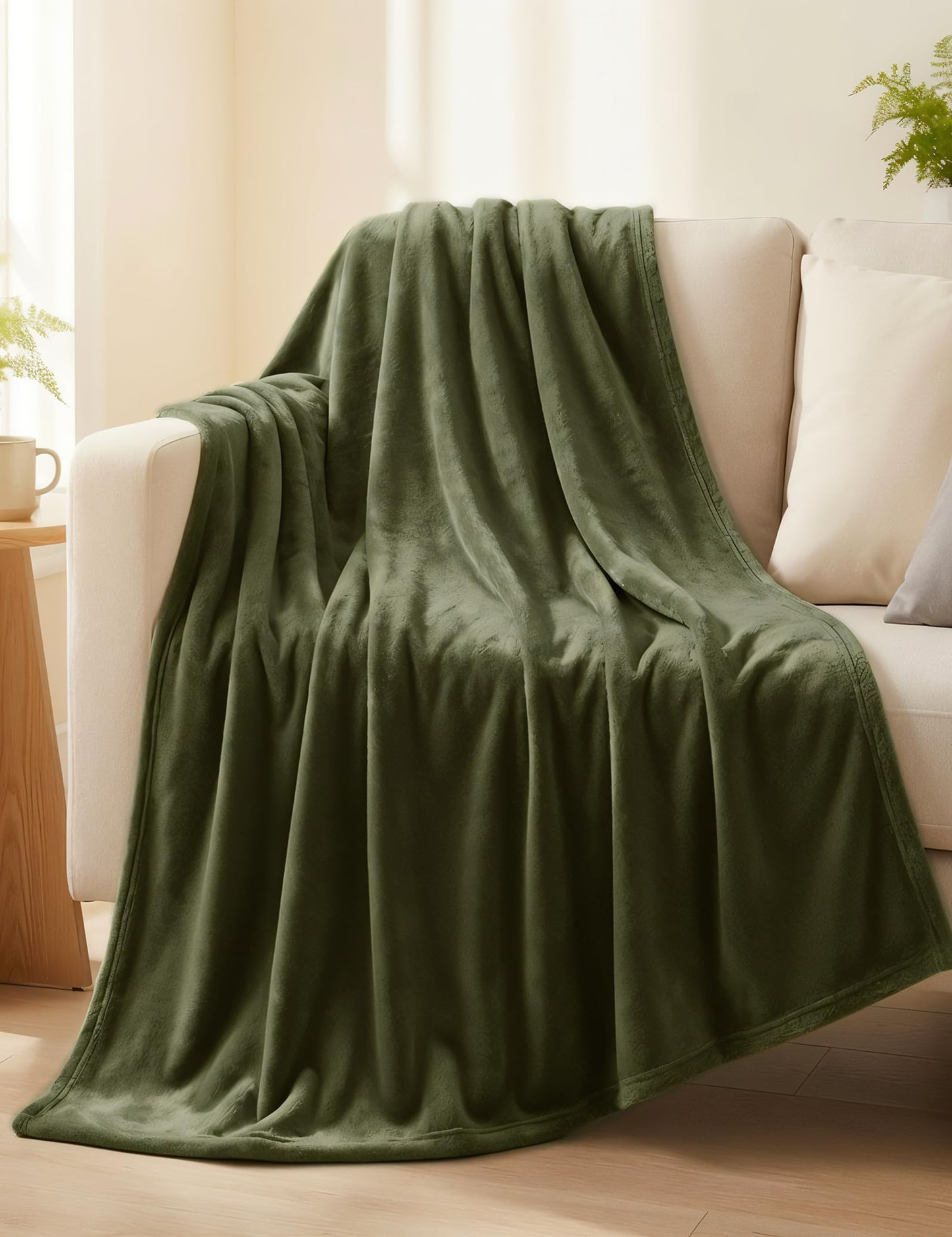 Casa Platino Fleece Throw Blankets – 300 GSM Olive Green – Soft Cozy Warm Winter Throws, Fuzzy Plush Elegant for Kids, Men & Women - Ideal for Couch, Sofa, Chair or Bed - 50x60 Inch