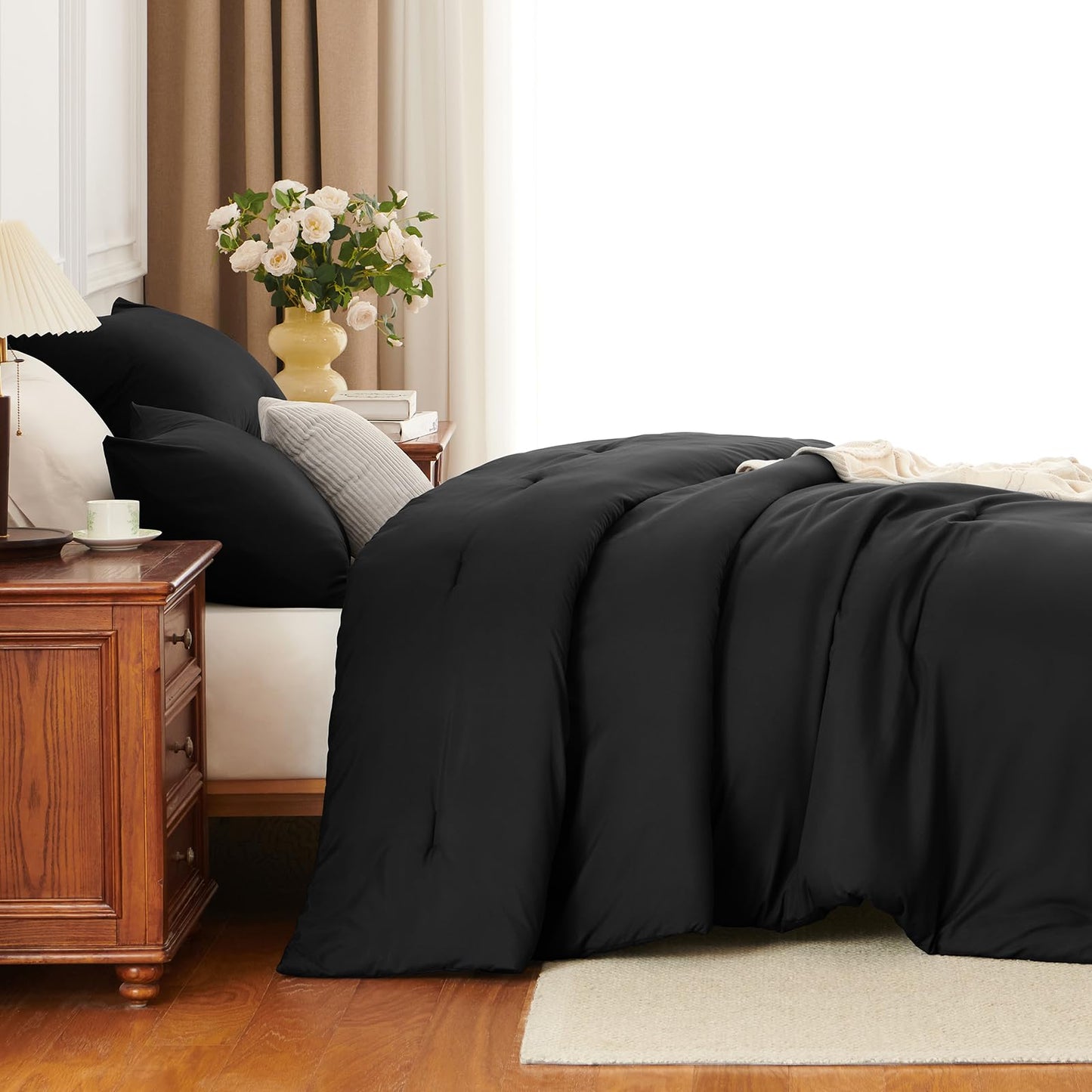 HIMEET King Comforter Set 3 Piece, 270GSM Down Alternative Fill, Oeko-TEX Certified, Quilted with 8 Corner Ties, All Season Bedroom Decor Bedding, 1 Comforter (104"x90") with 2 Pillowcases, Black