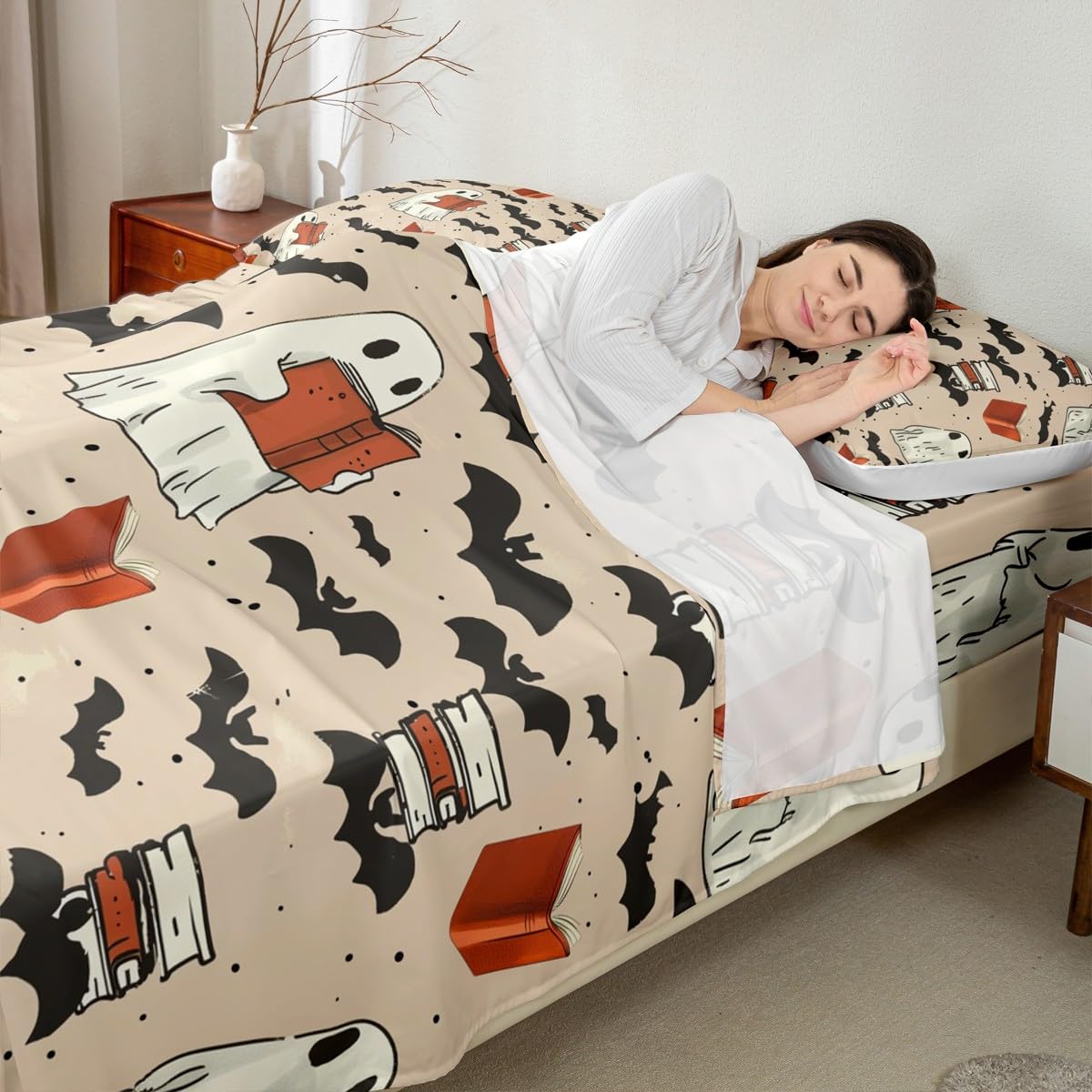 jejeloiu Halloween Decor Bed Sheets Sets Twin Size Kids Boys Girls Cartoon Ghost Bedding Set Bats Bed Sheet Set with 16-Inch Deep Pockets Spooky Halloween Decorations 3Pcs with 1 Pillow Cases